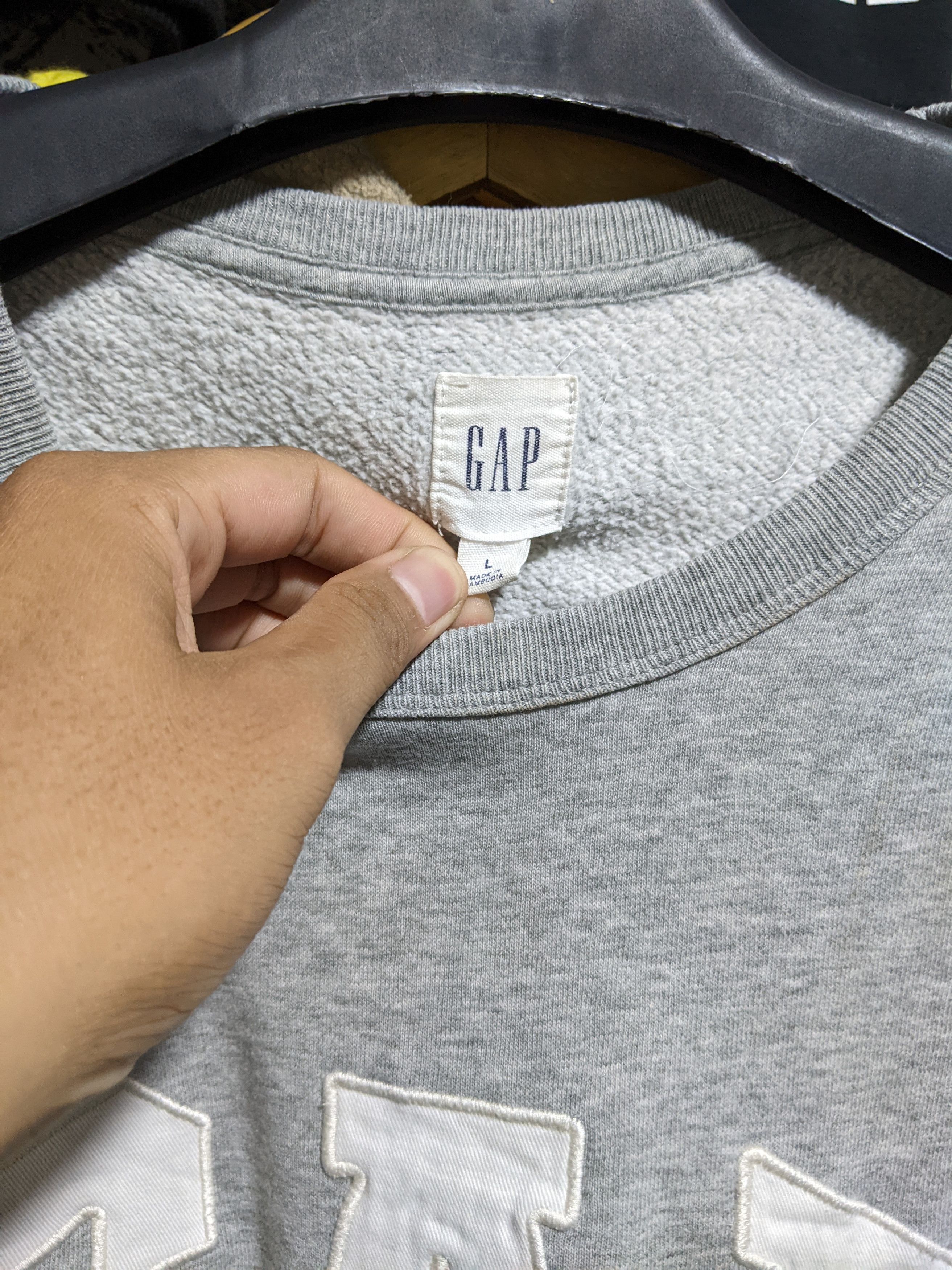 Gap Gap Classic Logo Crewneck Sweatshirt Size US L / EU 52-54 / 3 - 2 Thumbnail