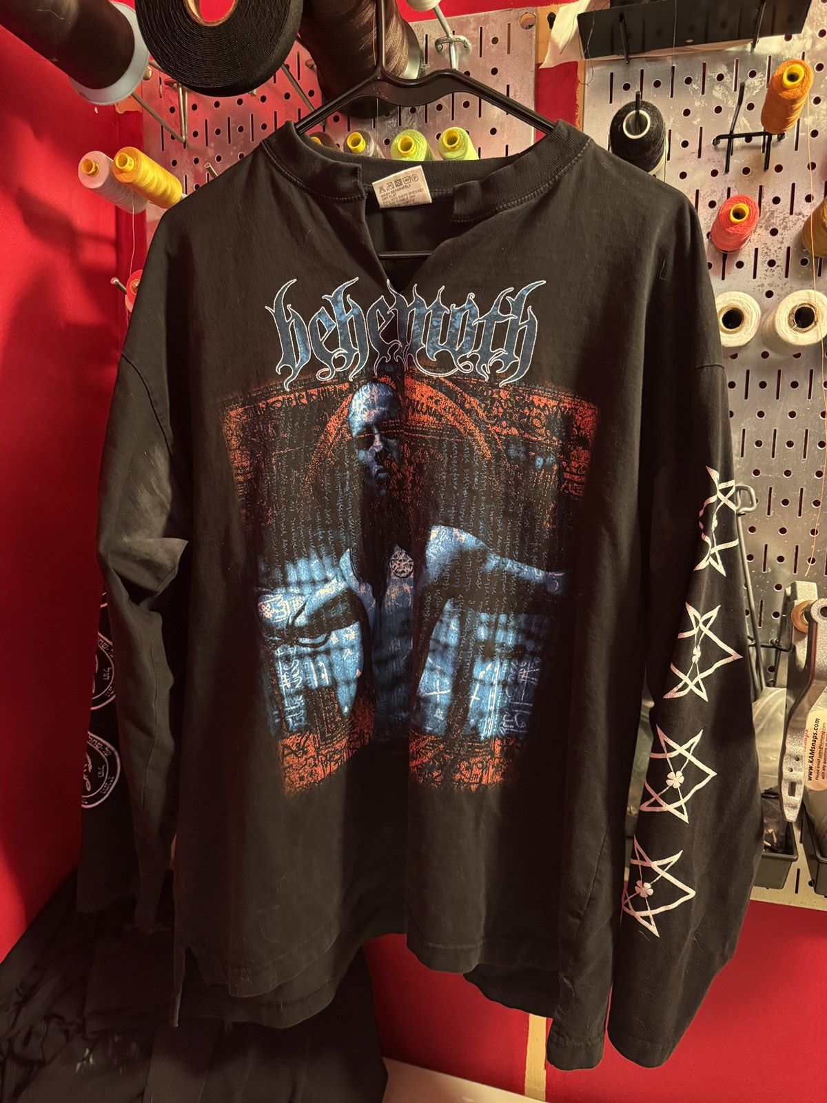 Vintage BEHEMOTH THELMA6 TOUR LONGSLV. - 2000 Size US XL / EU 56 / 4 - 1 Thumbnail