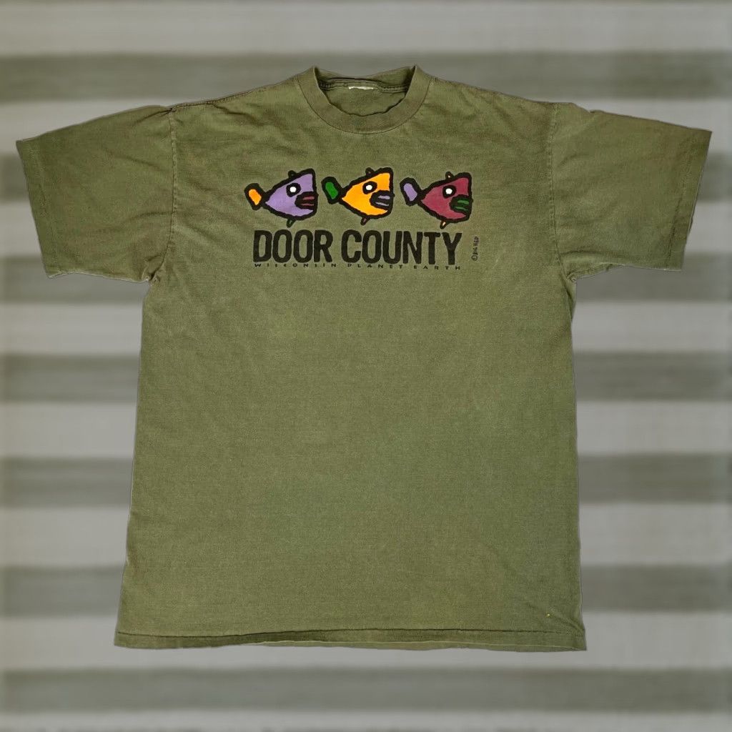 Vintage VINTAGE Men's T-Shirt Door County Wisconsin Planet Earth Crew Neck Short Sleeve Sz L Green 1990s Fish Nature Planet Earth Vintage Mens T-Shirt Size US L / EU 52-54 / 3 - 1 Thumbnail