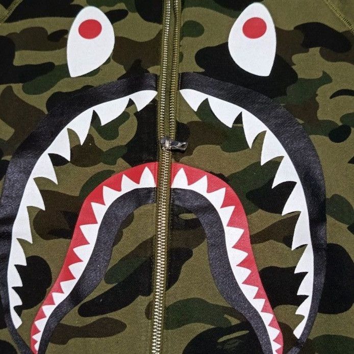 Bape Bape 1st Camo Metal Zip Shark Crewneck Size US S / EU 44-46 / 1 - 3 Thumbnail