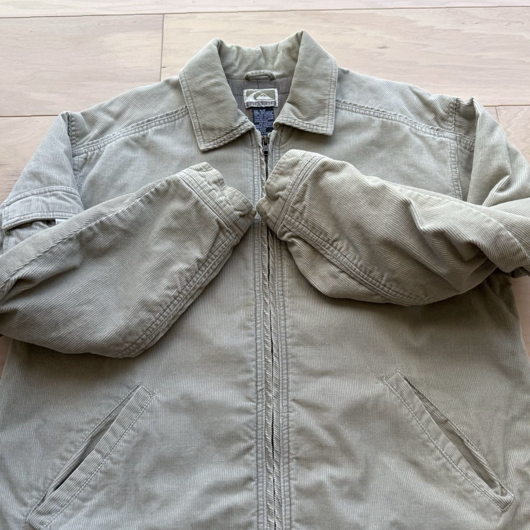 Quiksilver VINTAGE Quiksilver Jacket Small Gray Khaki Corduroy Full Zip J97 Size US S / EU 44-46 / 1 - 5 Thumbnail