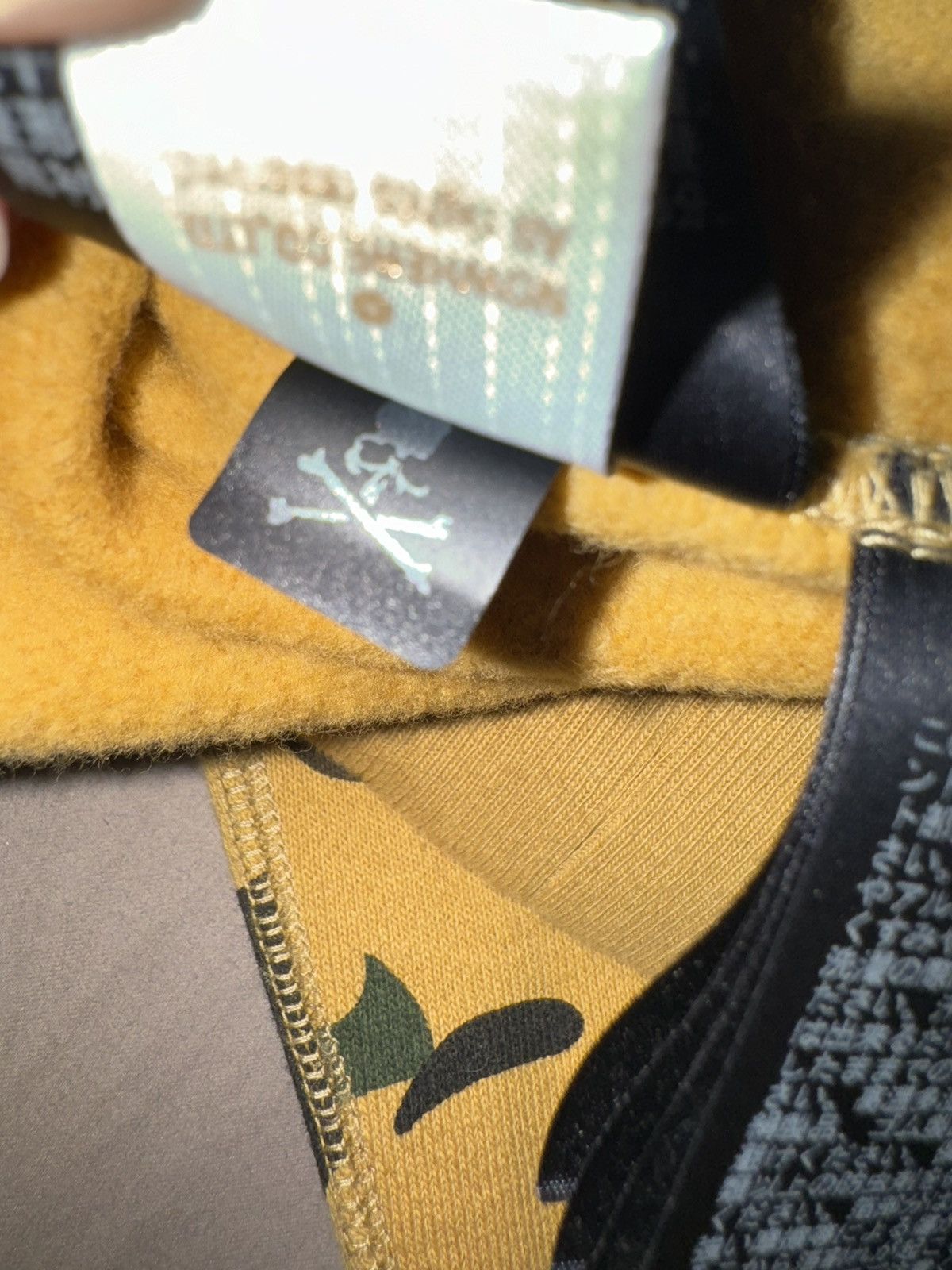 Bape × Mastermind Japan BAPE x MASTERMIND SHARK CREWNECK Size US M / EU 48-50 / 2 - 10 Thumbnail