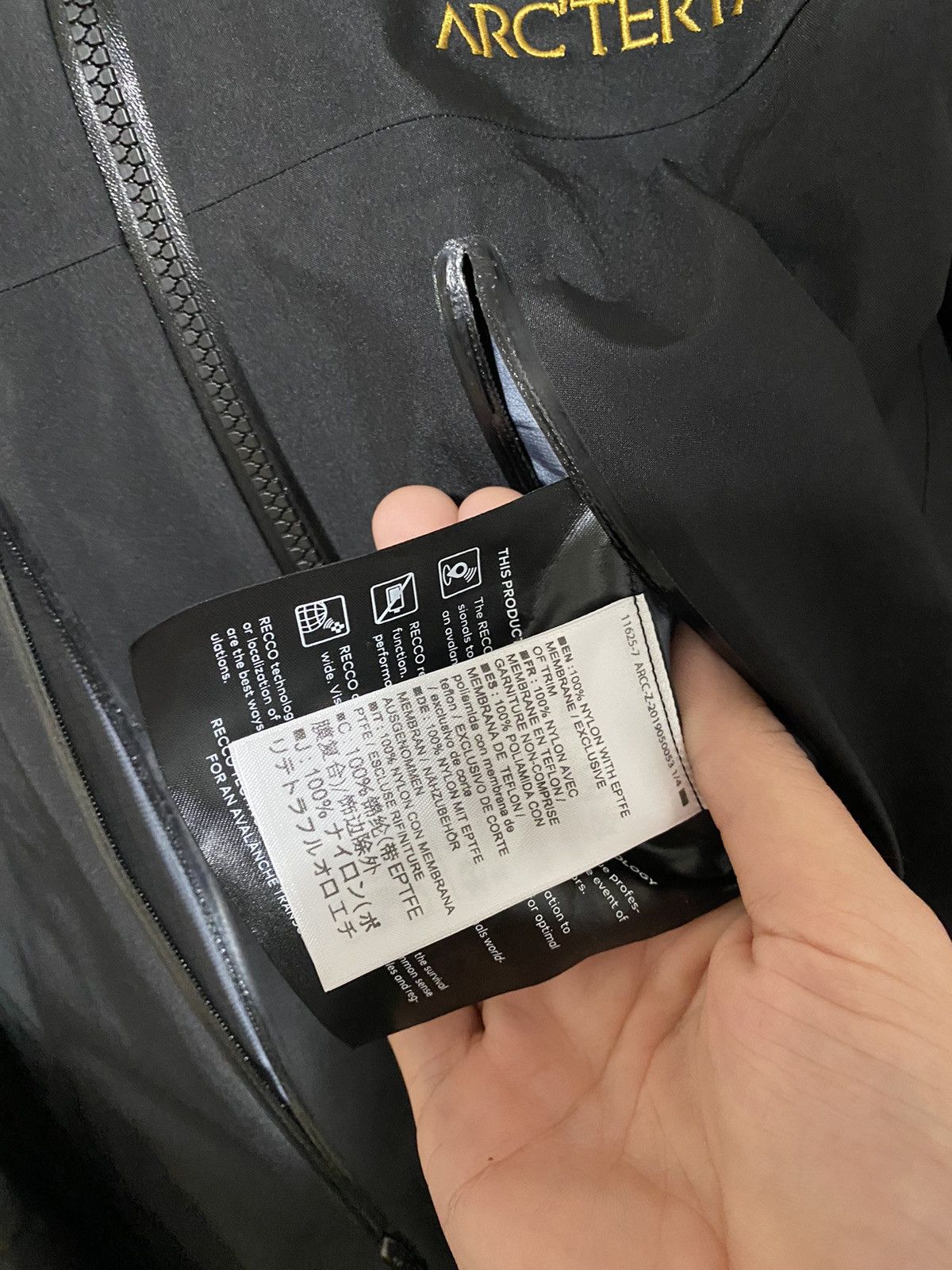 Arc'teryx × Goretex Arcteryx Better Gift Shop Alpha SV Artist Series Size US XL / EU 56 / 4 - 16 Thumbnail