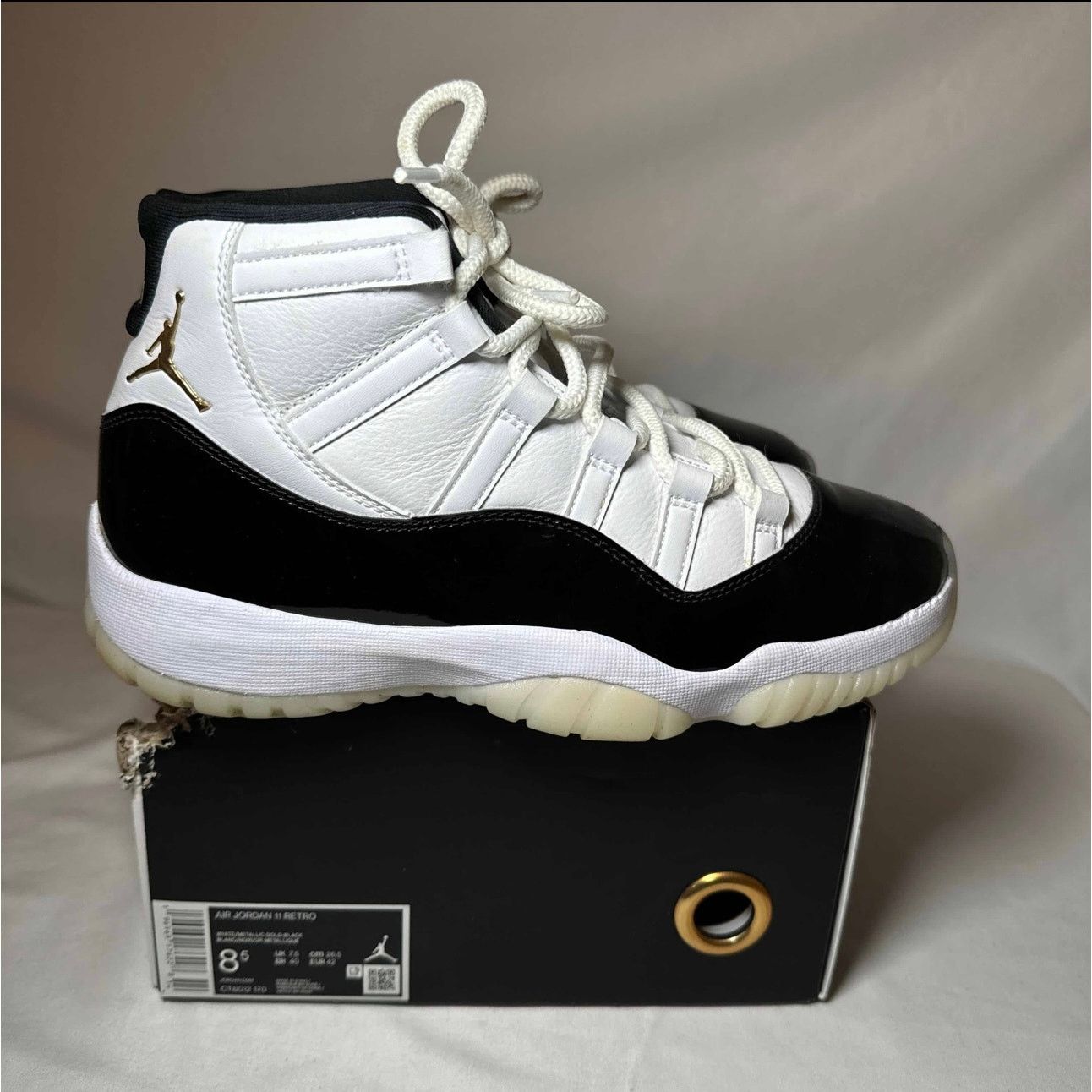 Size 8.5 - Air Jordan 11 Retro Gratitude / Defining Moments