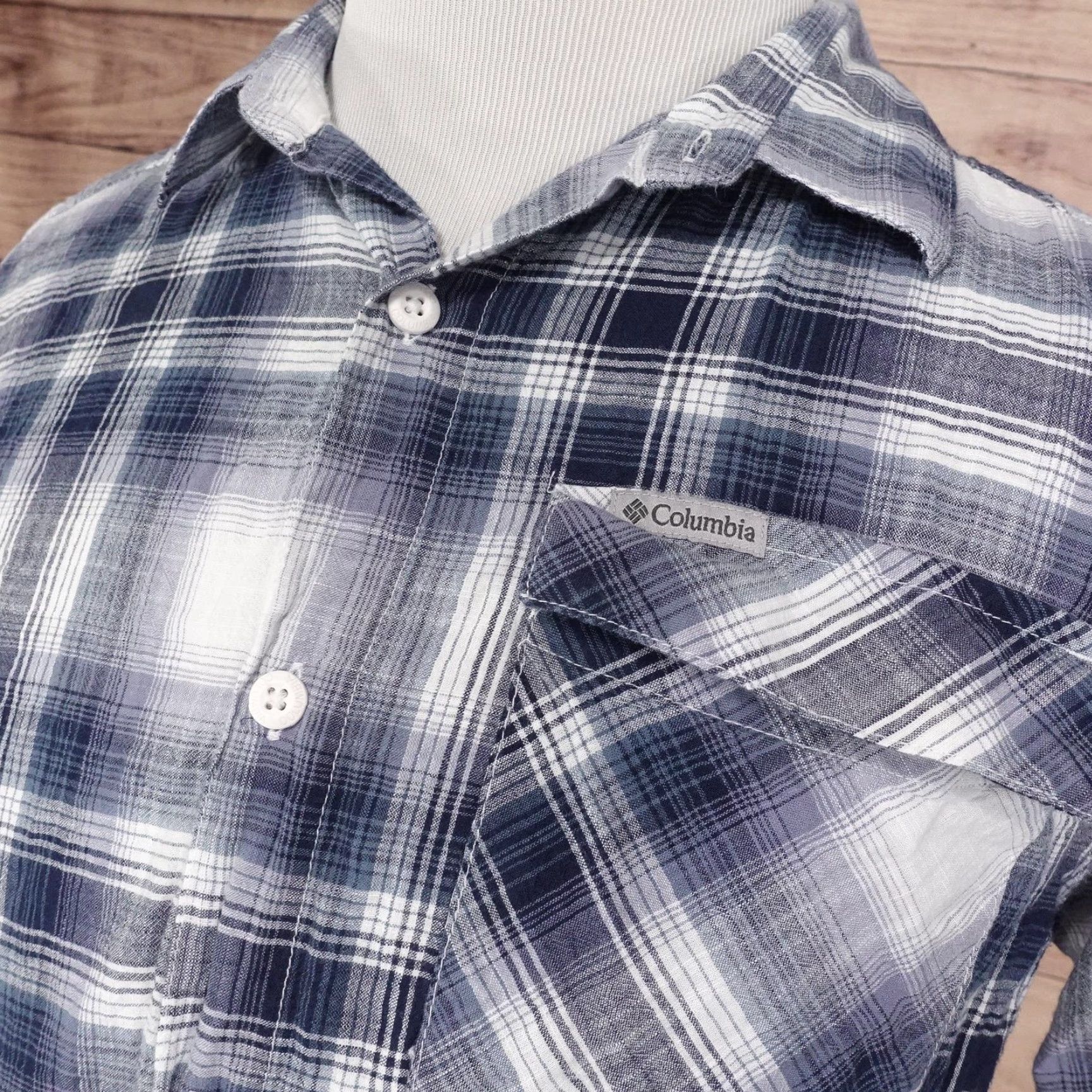 Vintage Columbia Shirt Mens Medium Blue Gray Plaid Short Sleeve Button-Up Cotton Outdoor Casual Size US M / EU 48-50 / 2 - 2 Thumbnail