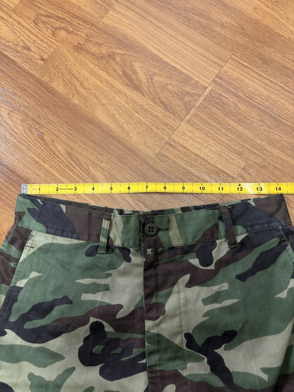 Vintage Vintage Military Camo Cargo Shorts Pants Size US 28 / EU 44 - 22 Thumbnail