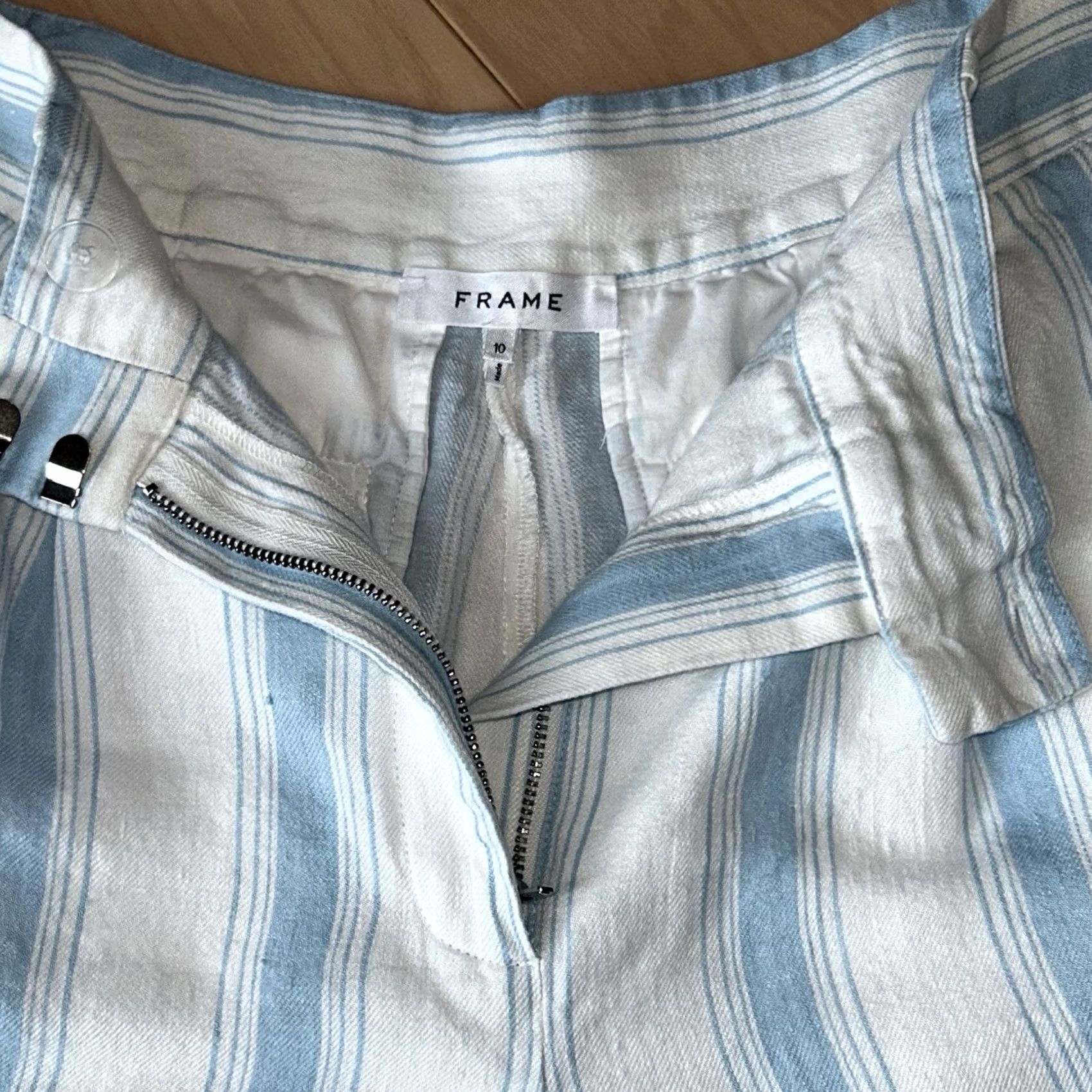 Frame VINTAGE FRAME Striped Linen Shorts 3” Inseam Womens 10 White Linen Size 32" / US 10 / IT 46 - 3 Thumbnail