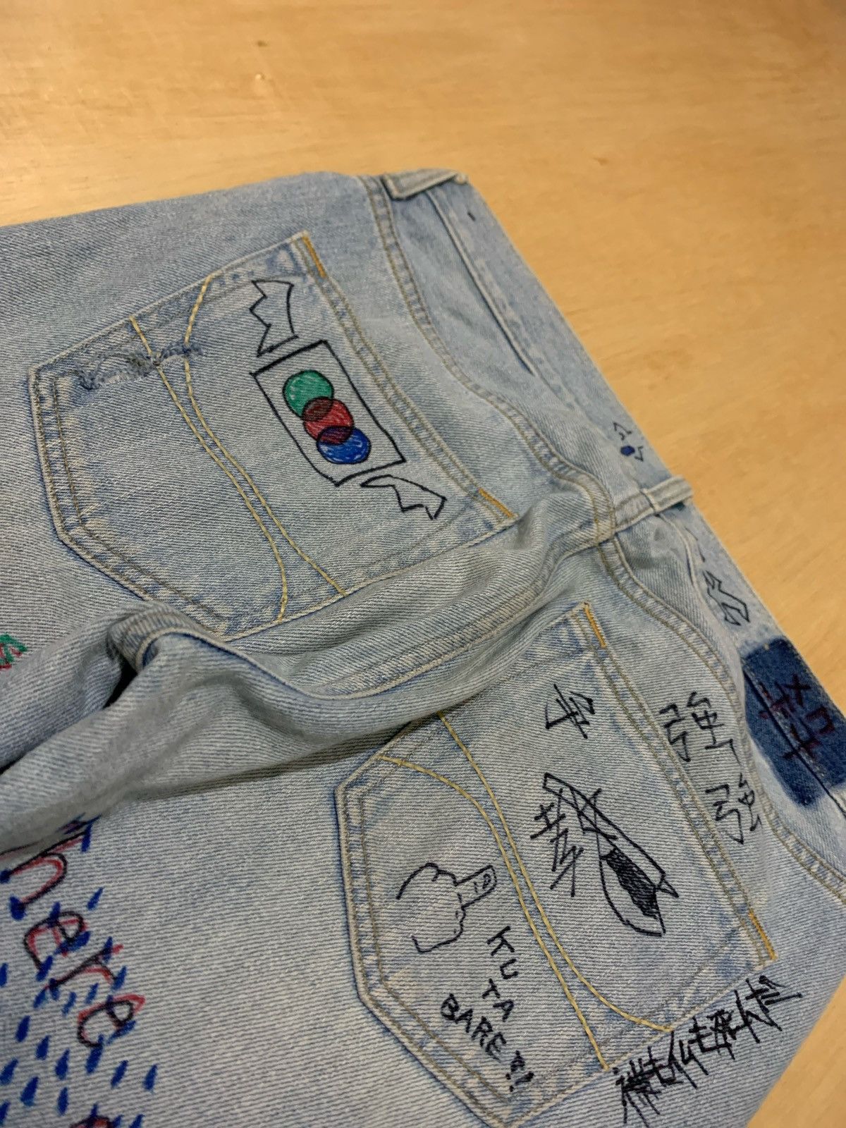 Japanese Brand Holister Distressed Denim Grafiti Jeans Size US 33 - 8 Thumbnail