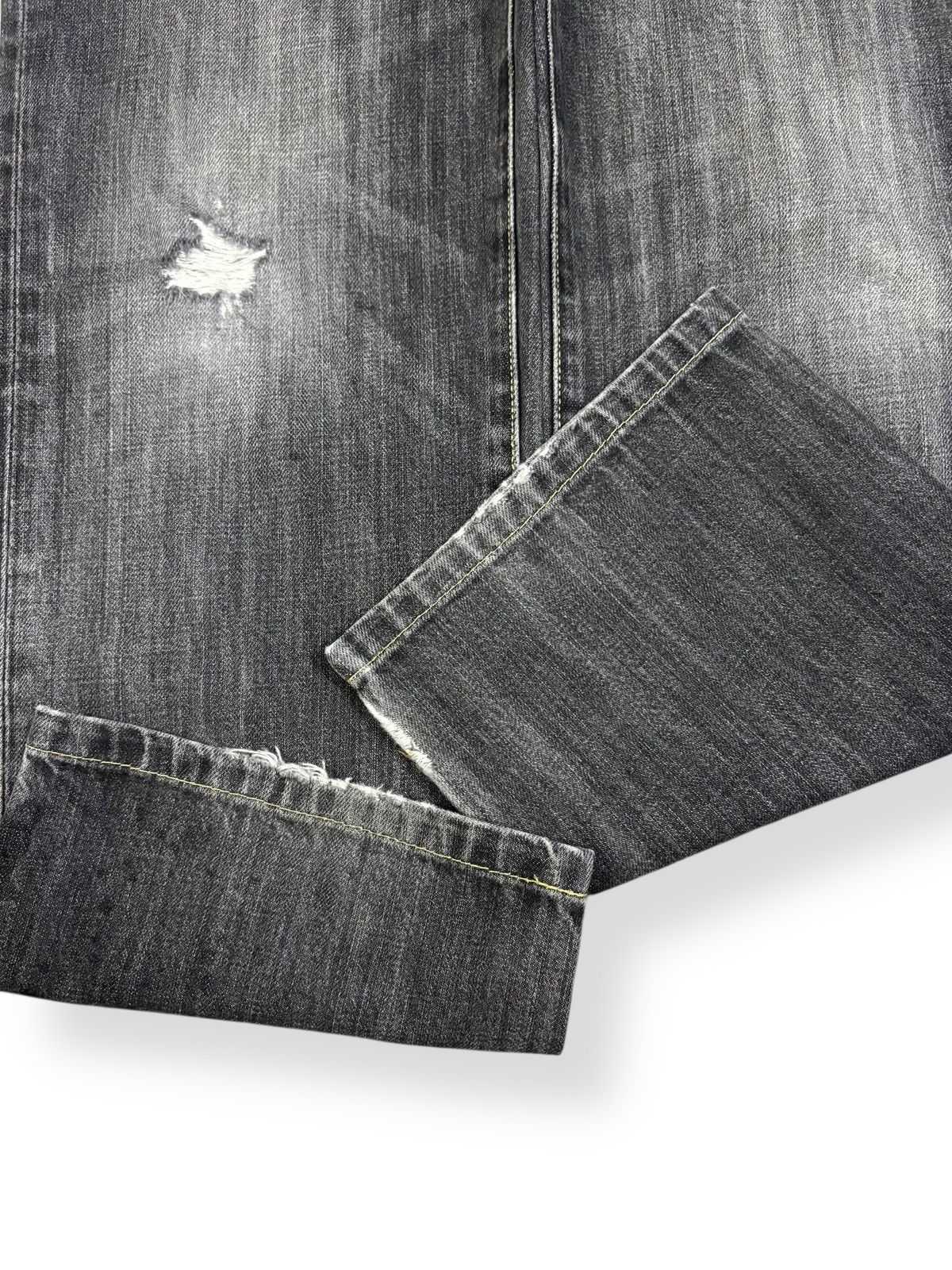 Undercover × Uniqlo Vintage Japanese Brand Uniqlo Faded Washed Distressed Jeans Size US 32 / EU 48 - 8 Thumbnail