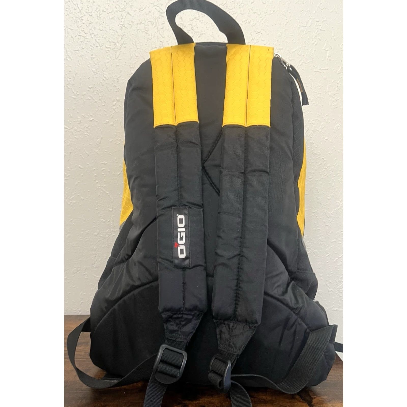Vintage VINTAGE Ogio Cruzer Backpack Padded Moto Commuter School Work Travel POD Series Unisex Adults Yellow Backpack Size ONE SIZE - 6 Thumbnail