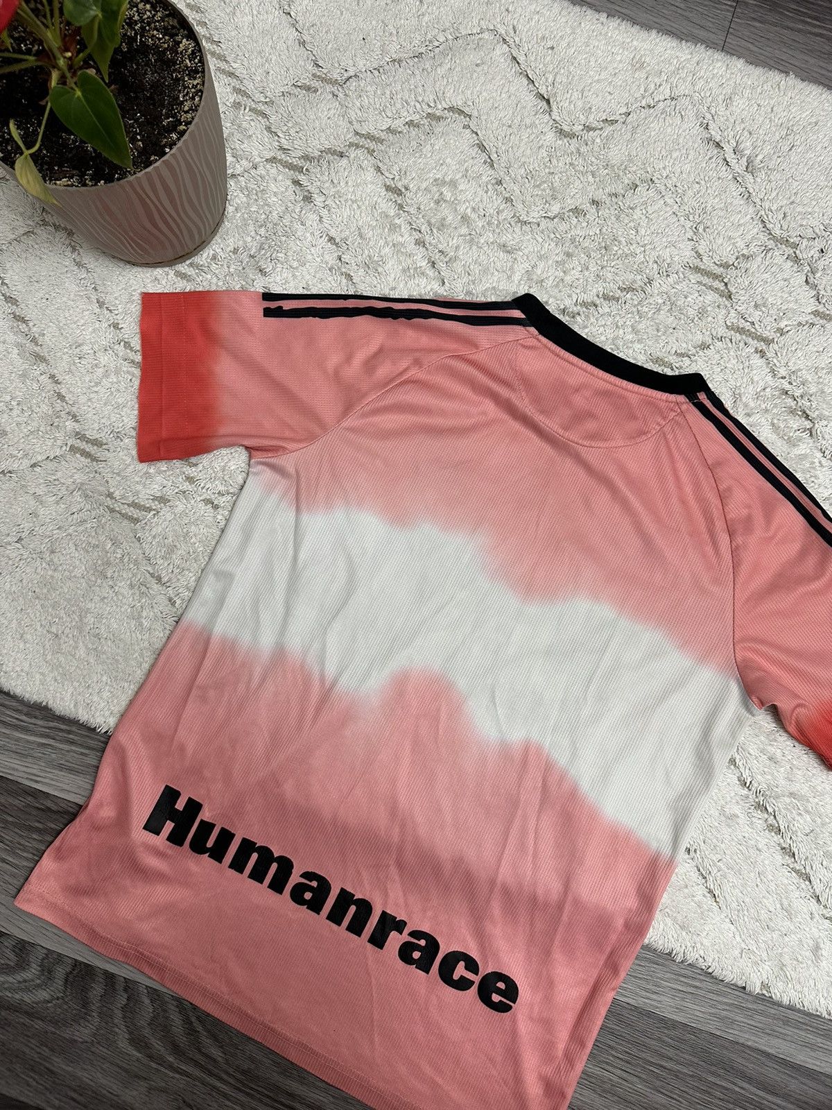 Adidas Adidas Juventus Human Race jersey pink size M hype blockcore Size US S / EU 44-46 / 1 - 8 Thumbnail