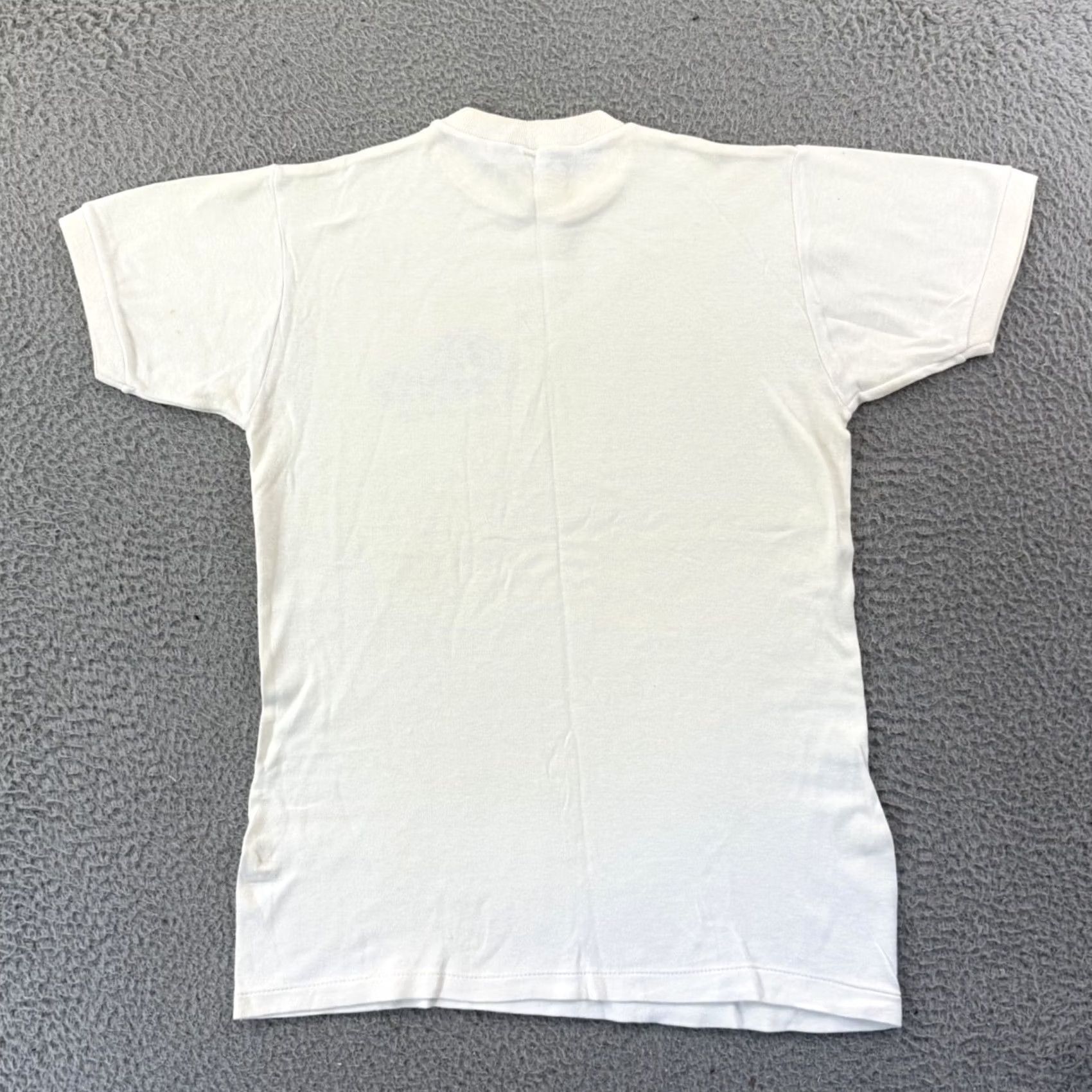 Vintage VINTAGE Kenya T-Shirt Adult Medium White 80s Graphic Print Short Sleeve Cotton Knit Logo Kenya 80s USA Mens Size US M / EU 48-50 / 2 - 6 Thumbnail