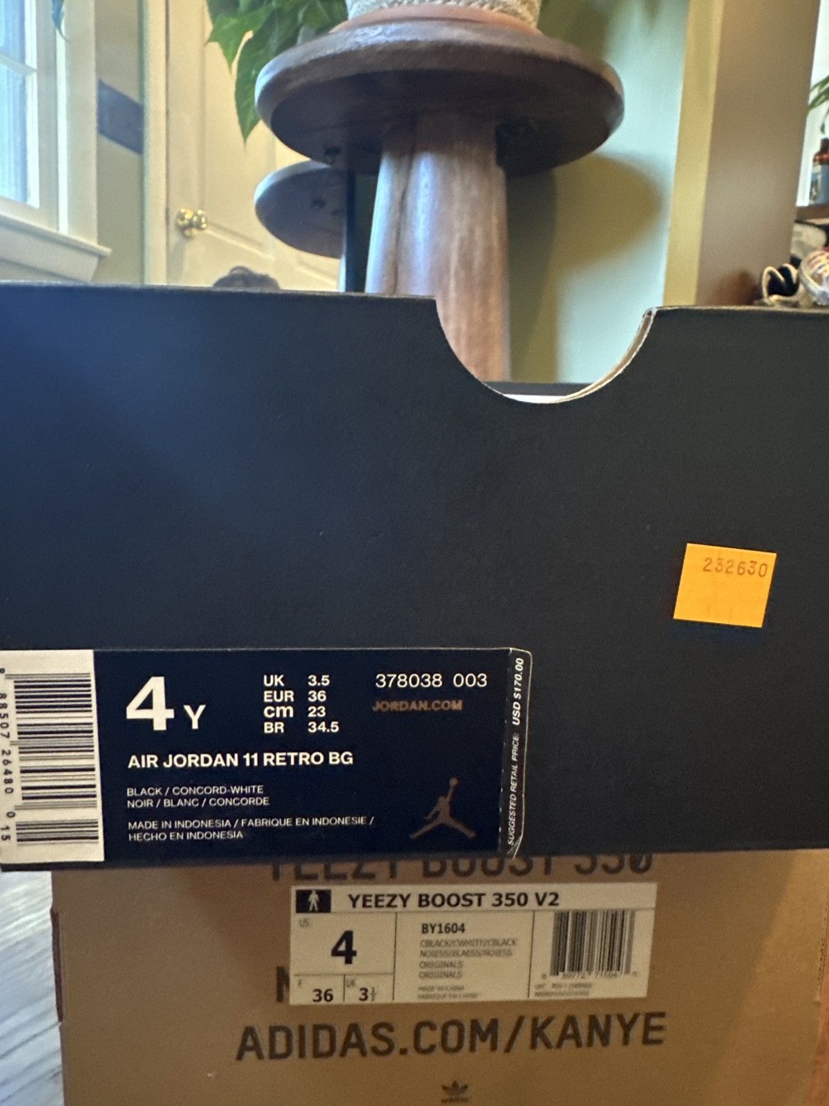 Jordan Brand Air Jordan 11 Retro BG Size US 4.5 / IT 34.5 - 3 Thumbnail