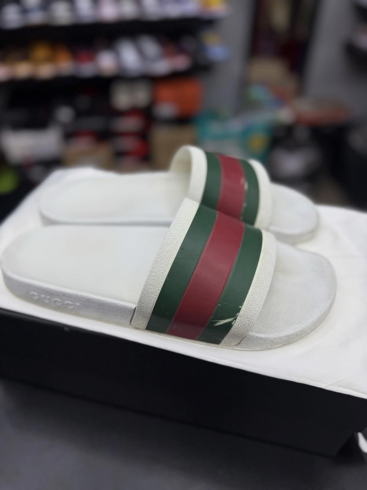 Gucci OG GG Gucci Men’s Slide Size 9G With Box Authentic Pre Owned Size US 9 / EU 42 - 2 Thumbnail