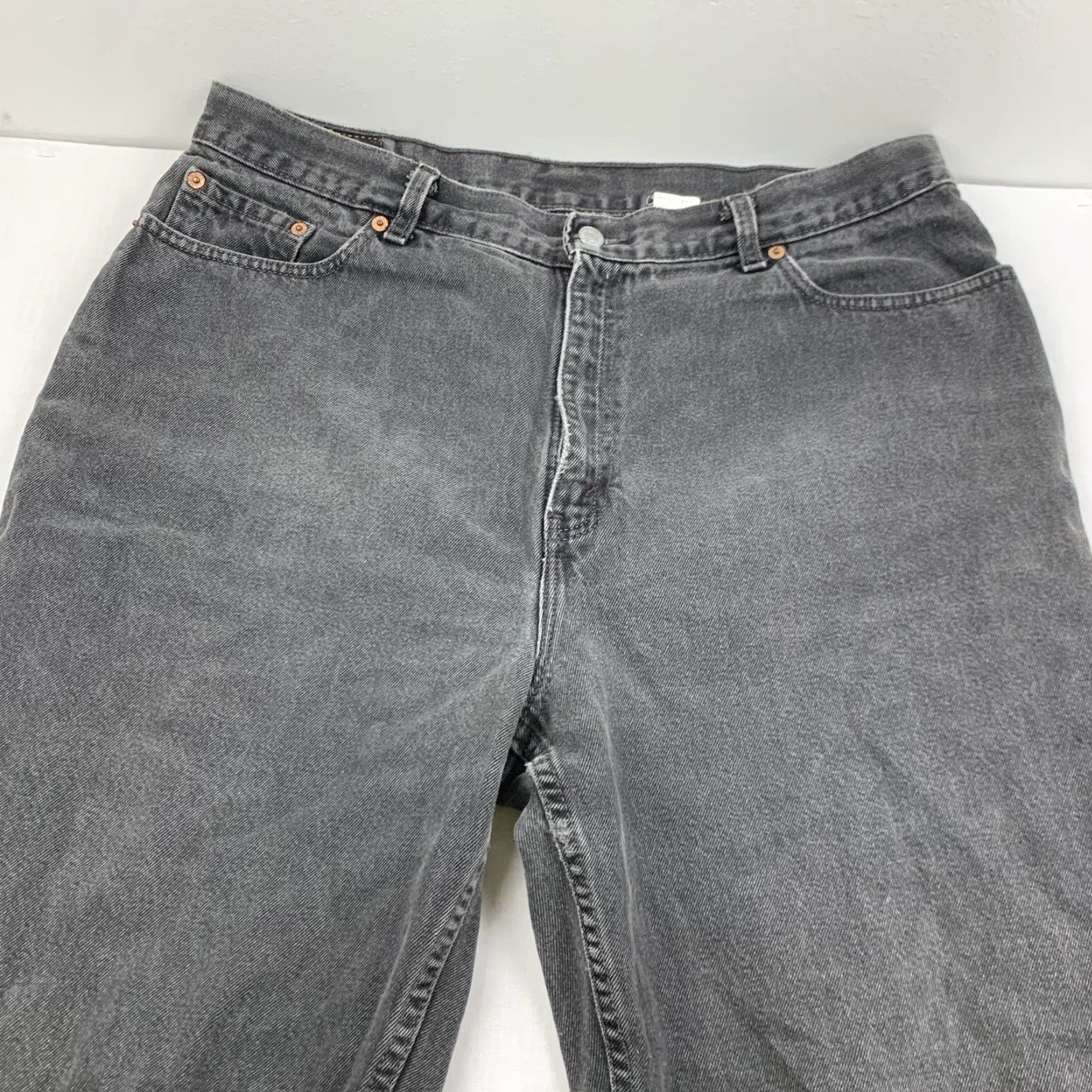 Levi's VINTAGE Levi's Jeans Main Selling Point: Levi's 550 Womens 20 Black Relaxed Tapered Leg 90s 34W 27In Inseam Mens Womens Size 34" / US 12 / IT 48 - 4 Thumbnail