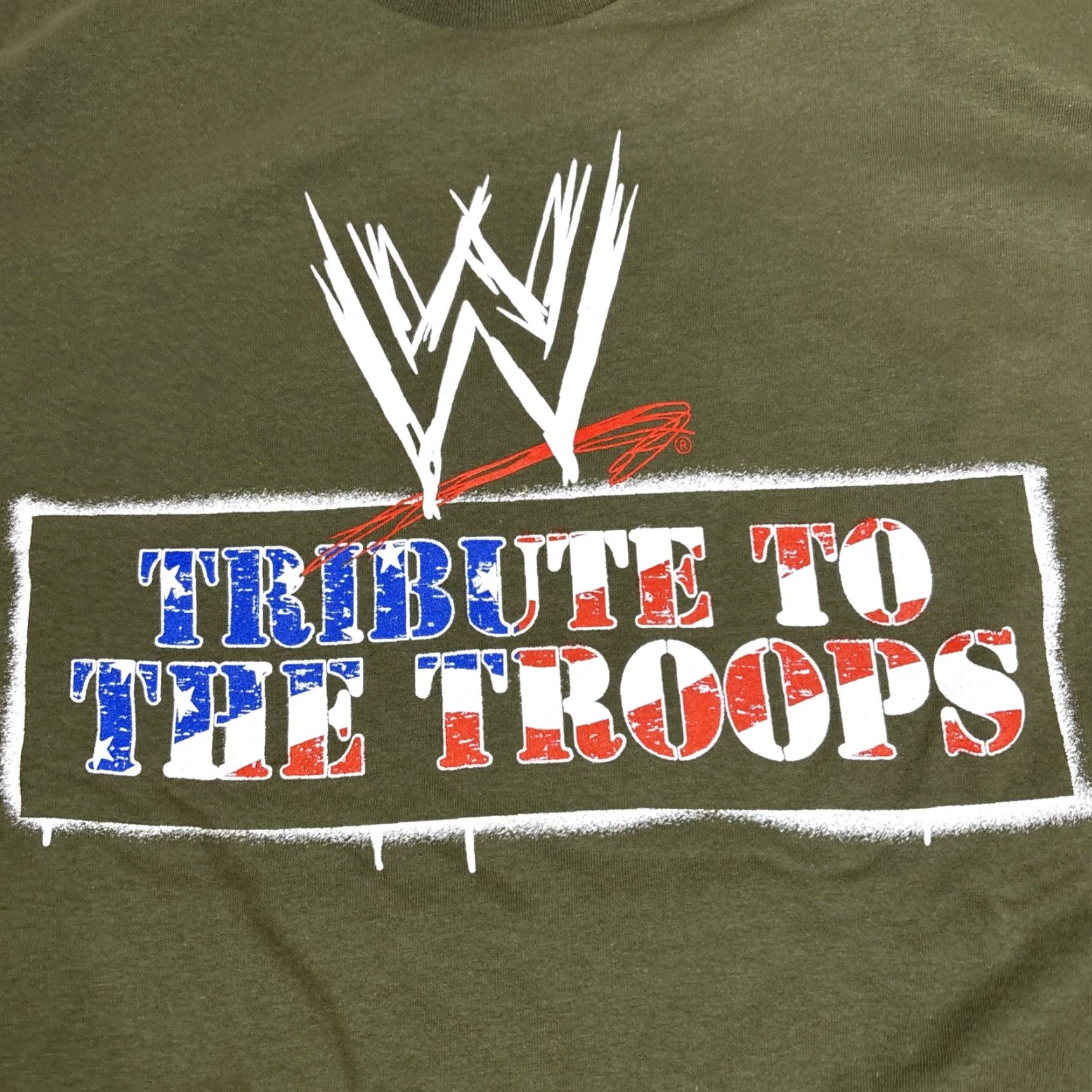 Vintage VINTAGE WWE T Shirt Men’s Large Tribute To The Troops 2005 Green Red White Blue USA Wrestling Men L Green Vintage Red White Blue Size US L / EU 52-54 / 3 - 2 Thumbnail