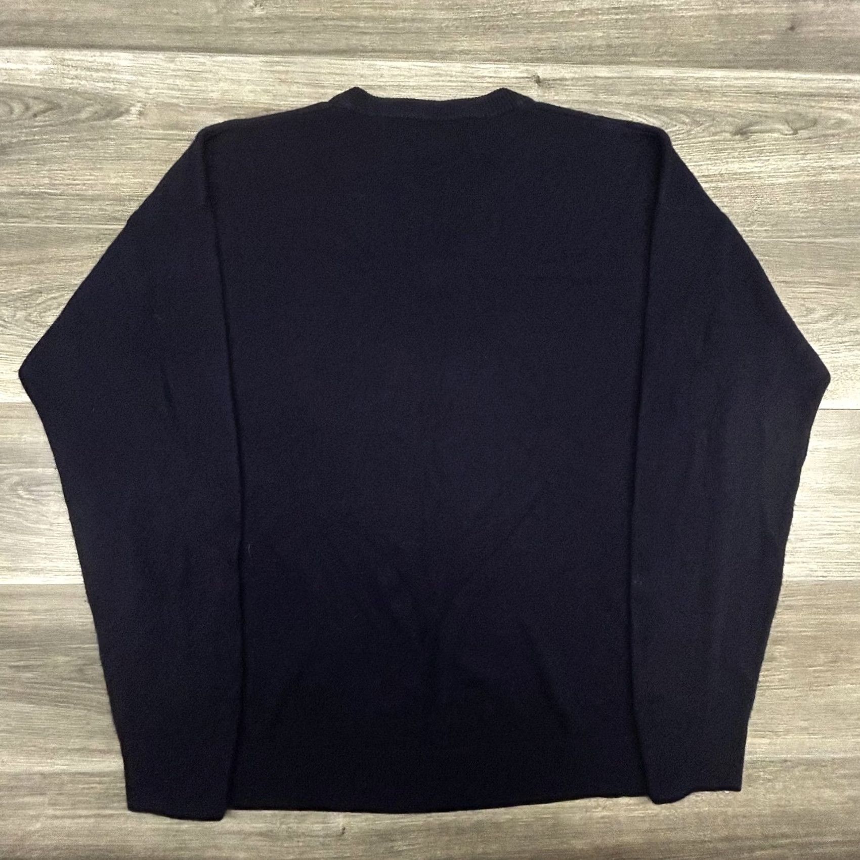 Vintage VINTAGE Polo Cashmere Sweater Mens 2XL Navy V-Neck Pullover Knit Preppy Crest Logo Golf Clubhouse Casual Mens Winter 90s Retro Size US XXL / EU 58 / 5 - 2 Thumbnail