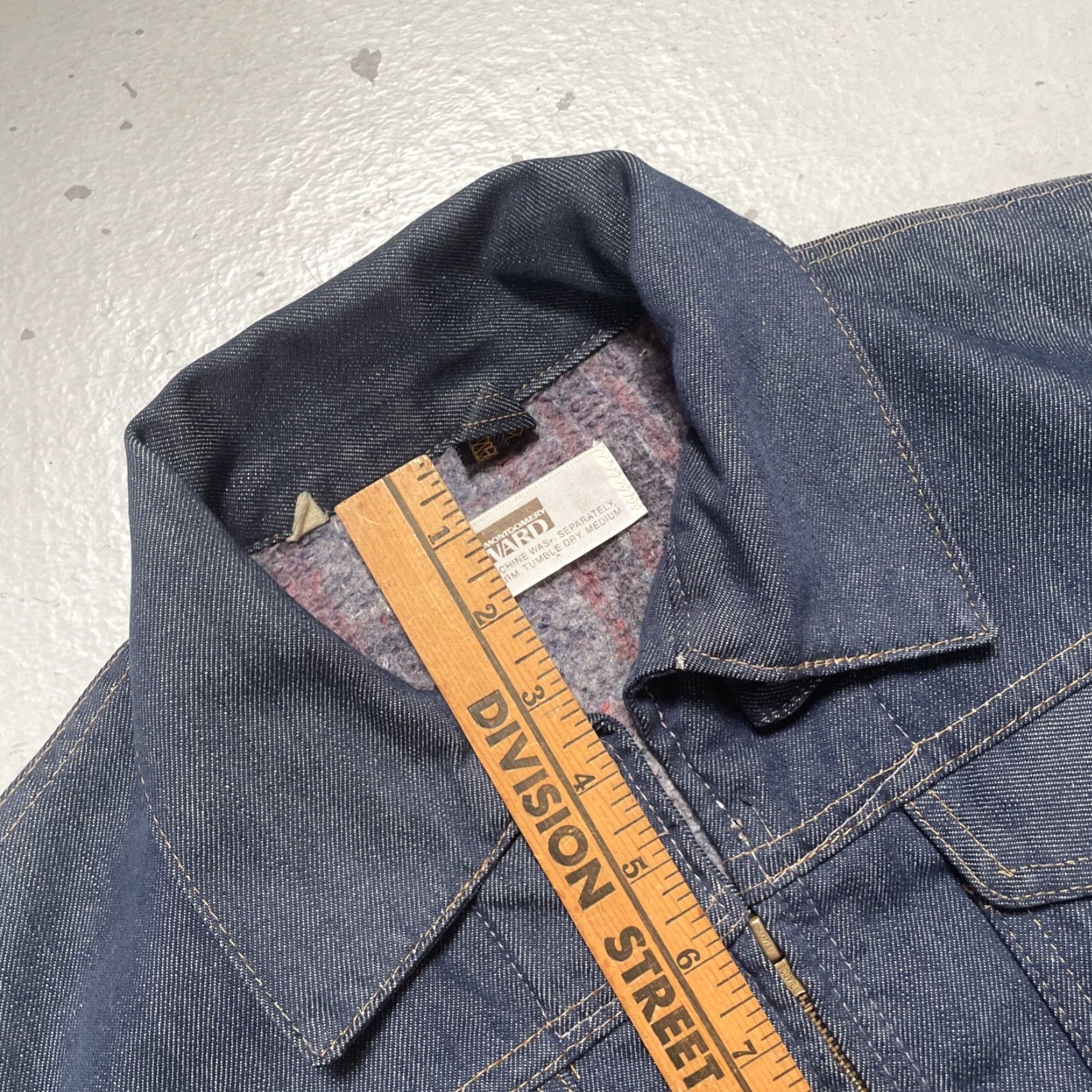 Vintage VINTAGE Montgomery Ward Denim Jacket Trucker Full Zip 42 Blue Cotton Denim Workwear 60s 70s Mens Womens Unisex Adults - 42 Size US XS / EU 42 / 0 - 6 Thumbnail