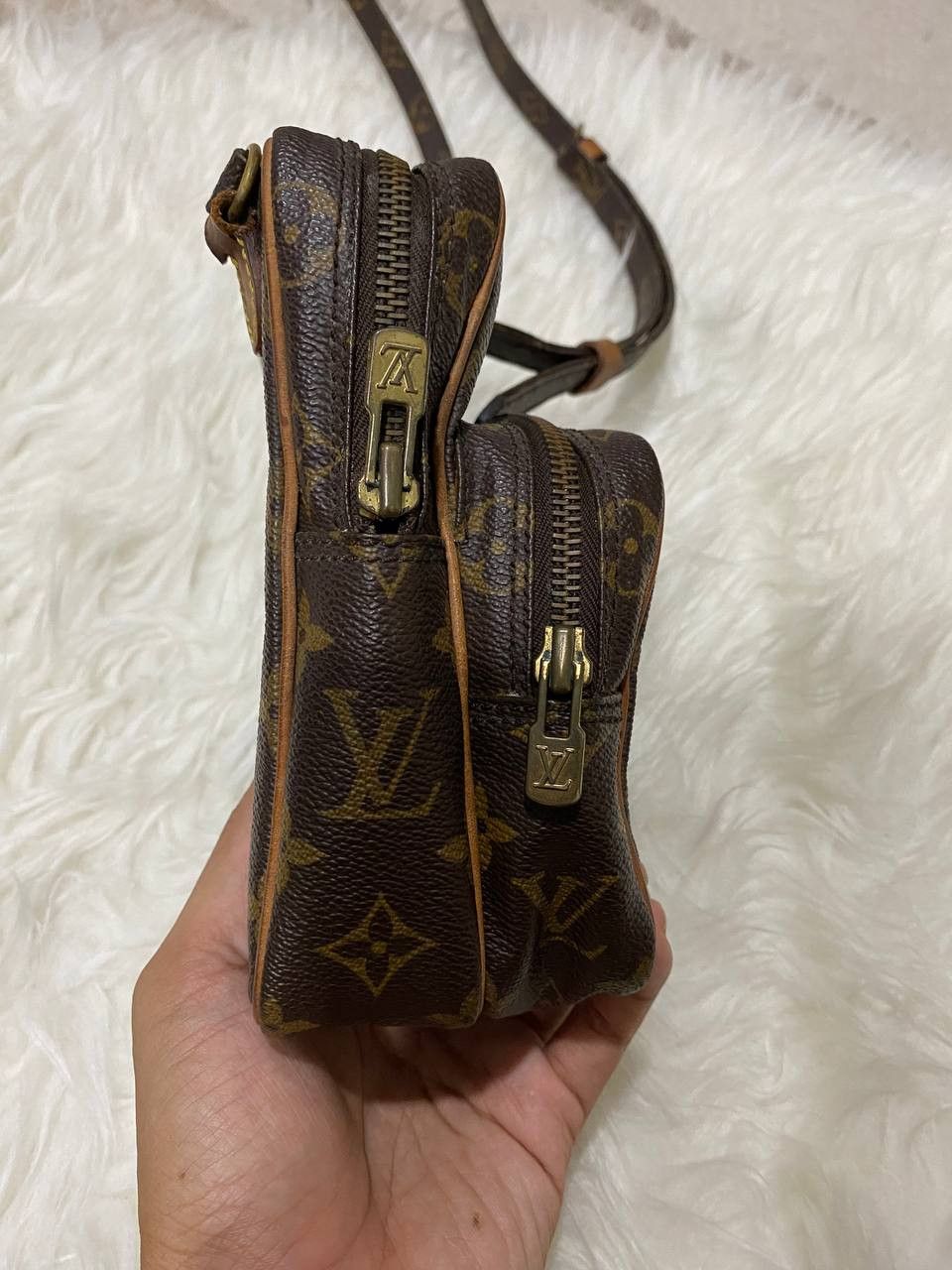 Louis Vuitton LOUIS VUITTON Monogram Mini Amazon Crossbody Bag Size ONE SIZE - 3 Thumbnail
