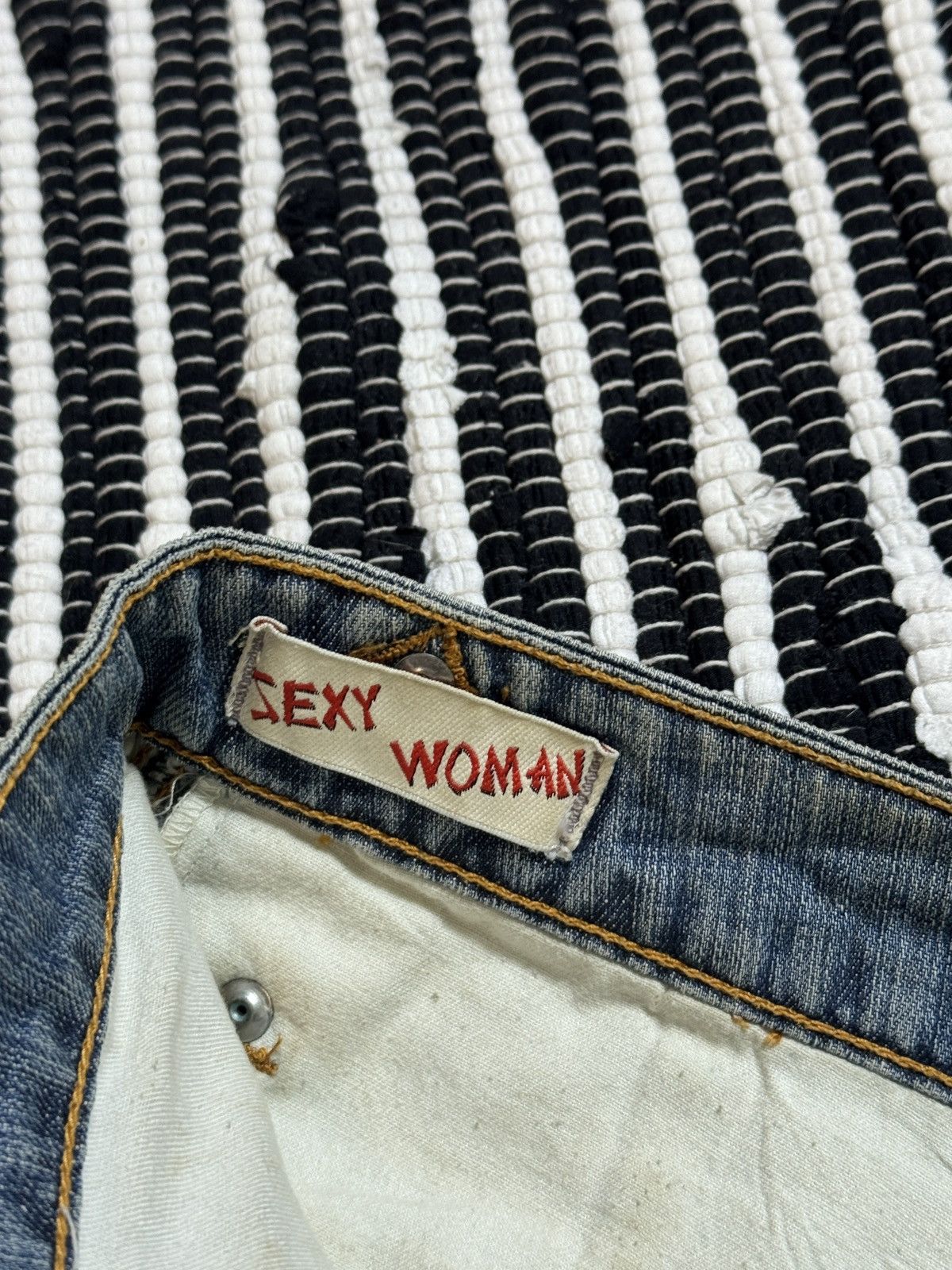 Other VINTAGE SEXY WOMAN AVANT GARDE DENIM SKIRT Size 30" / US 8 / IT 44 - 10 Thumbnail