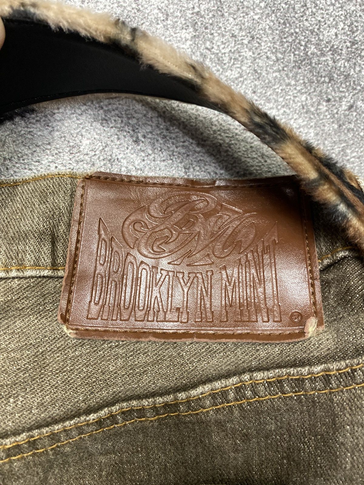 Le Grande Bleu (L.G.B.) 2000s Brooklynmint distressed wash jean pant Size US 36 / EU 52 - 7 Thumbnail
