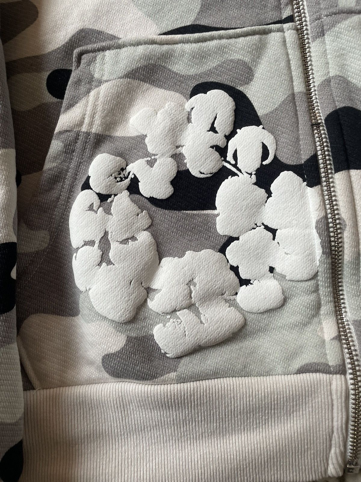 Denim Tears★Wreath カンガルーポケットフーディー Gray Denim Tears フーディー Wreath カンガルーポケット○関送無料○