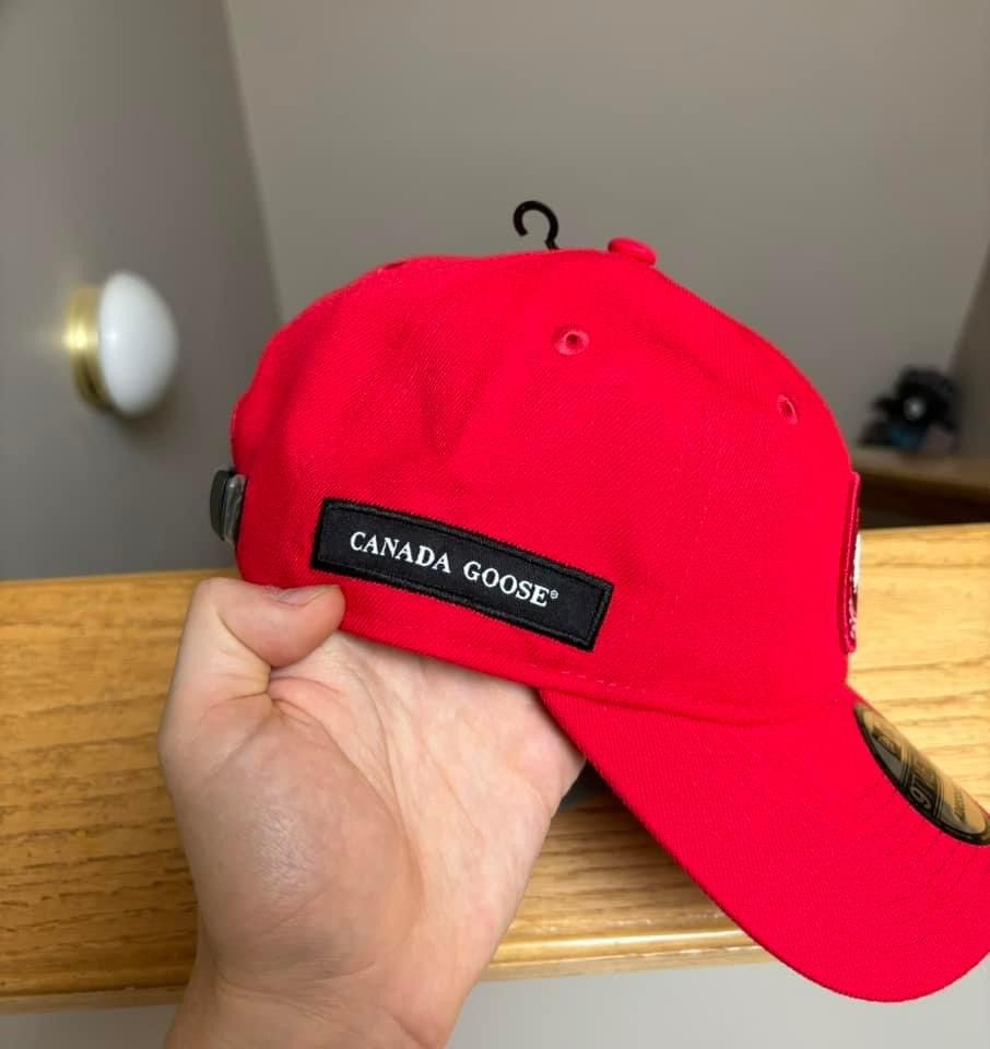 Canada Goose Canada Goose Badge Logo Hat Size ONE SIZE - 2 Thumbnail