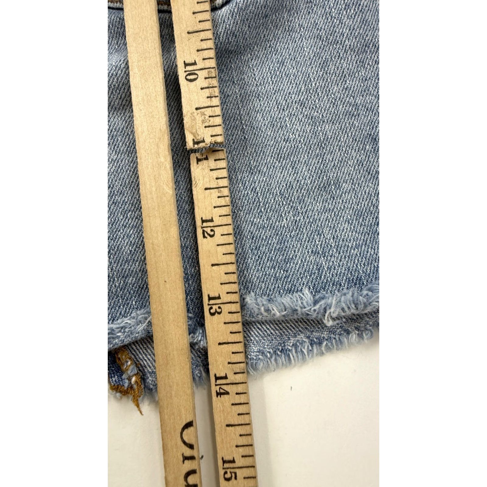 Urban Outfitters BDG Urban Outfitters Denim Skirt Womens XS Light Wash Frayed Raw Hem Mini A-Line Size 26" / US 2 / IT 38 - 7 Thumbnail