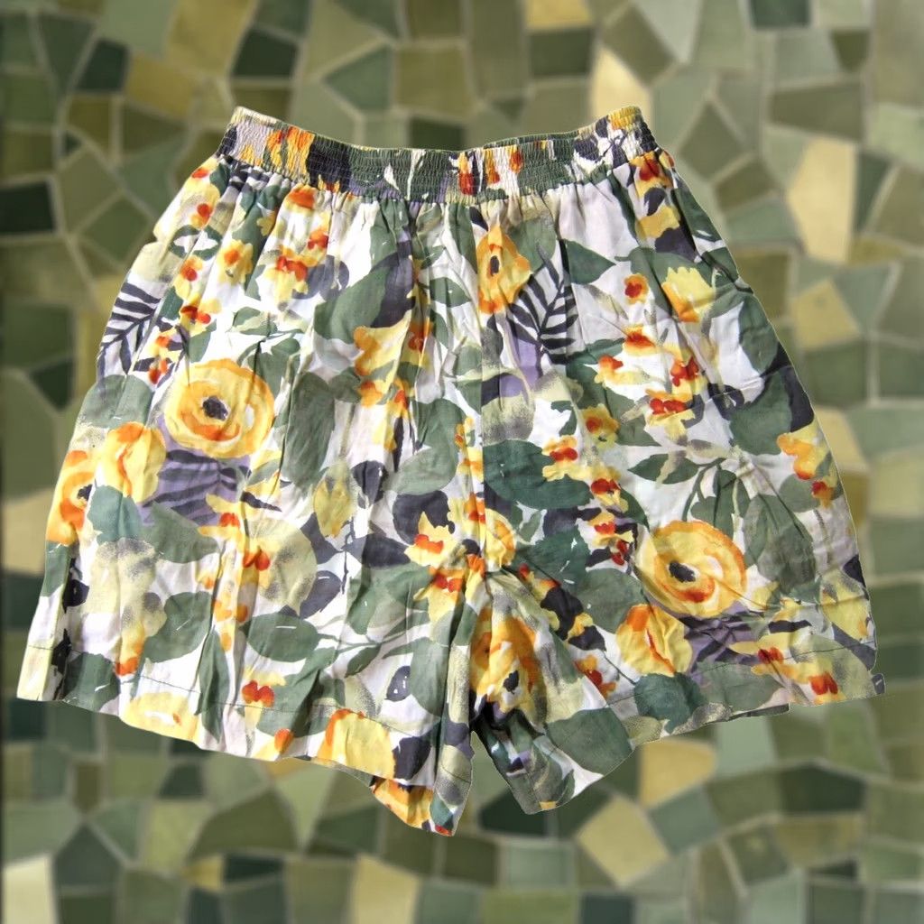Pendleton VINTAGE Pendleton Bermuda Shorts L Women Green Rayon High Rise 46" hip 5" inseam Mens Womens Girls? Size 36" / US 14 / IT 50 - 1 Thumbnail
