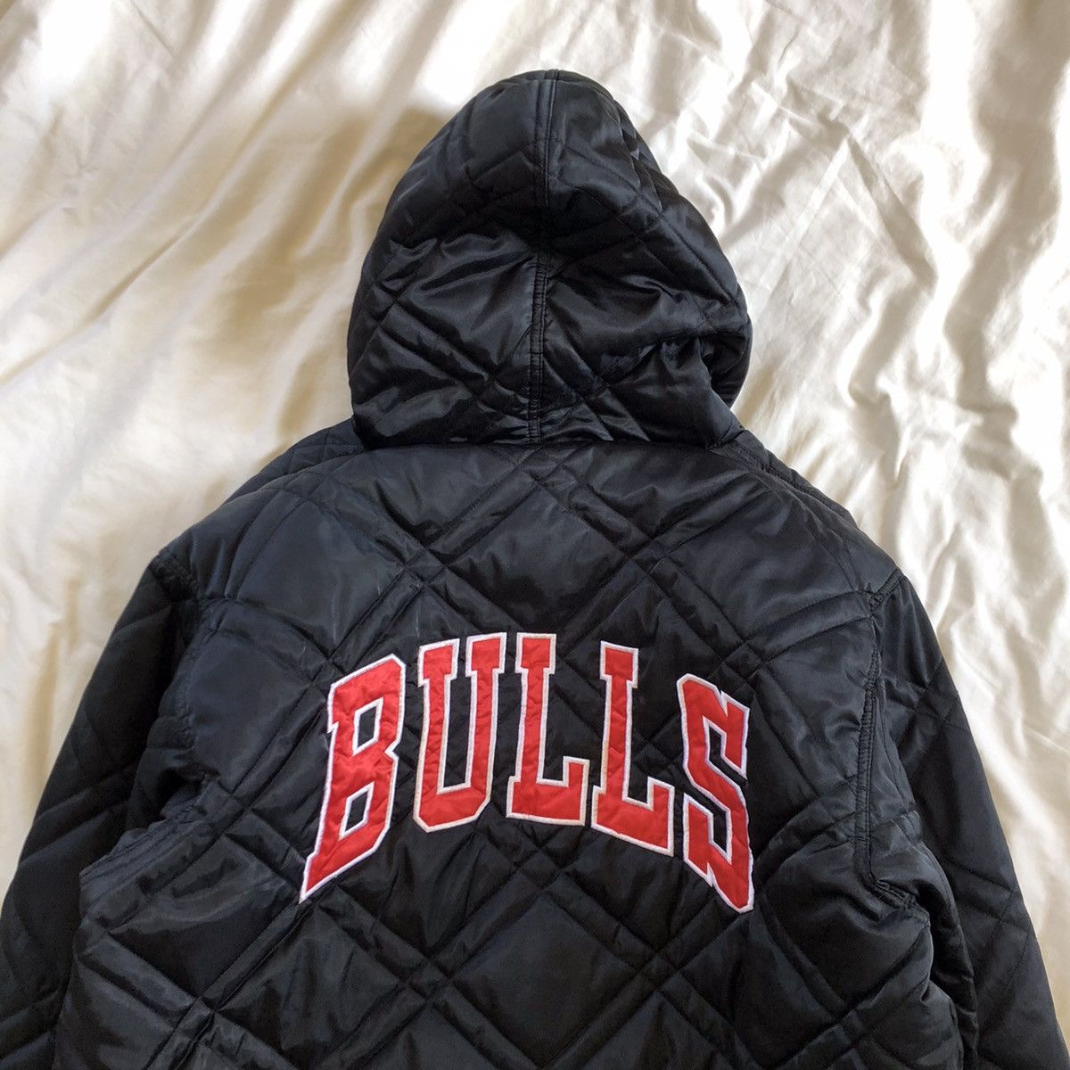 NBA CHICAGO BULLS Nba Diamond Puffer Hoodie Jacket Size US M / EU 48-50 / 2 - 7 Thumbnail