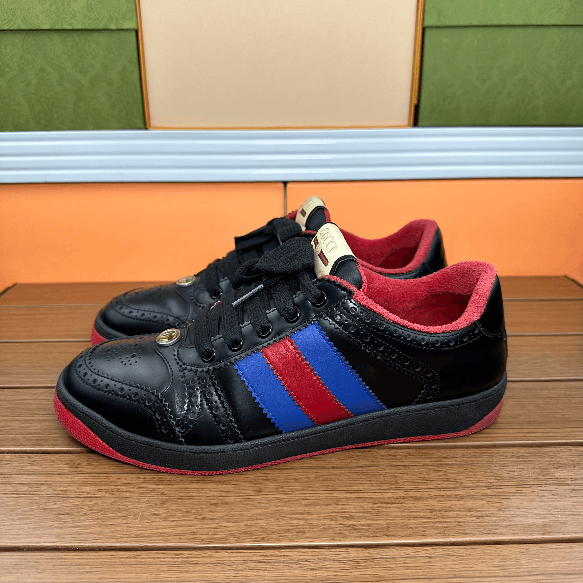 Gucci Gucci Black Lowtop Sneakers 7 Men Size US 7 / EU 40 - 1 Thumbnail