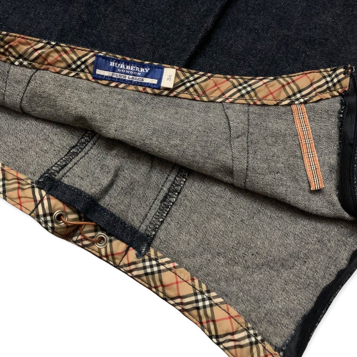 Burberry Vtg Burberry Blue Label Indigo Denim Mini Skirt W24x16 Size 24" / US 00 / IT 34 - 6 Thumbnail
