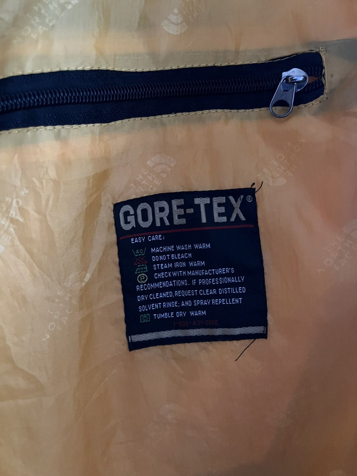 The North Face Vintage North Face Gore Tex Pale Yellow Jacket Size US M / EU 48-50 / 2 - 18 Thumbnail