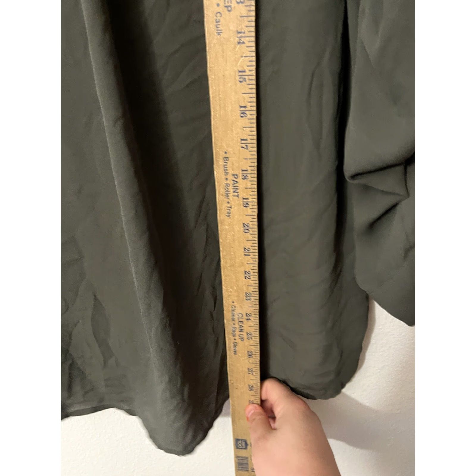 H&M H&M Tunic Blouse Size 8 Green Long Sleeve Woven Sheen Work Button Dow Womens Size M / US 6-8 / IT 42-44 - 4 Thumbnail