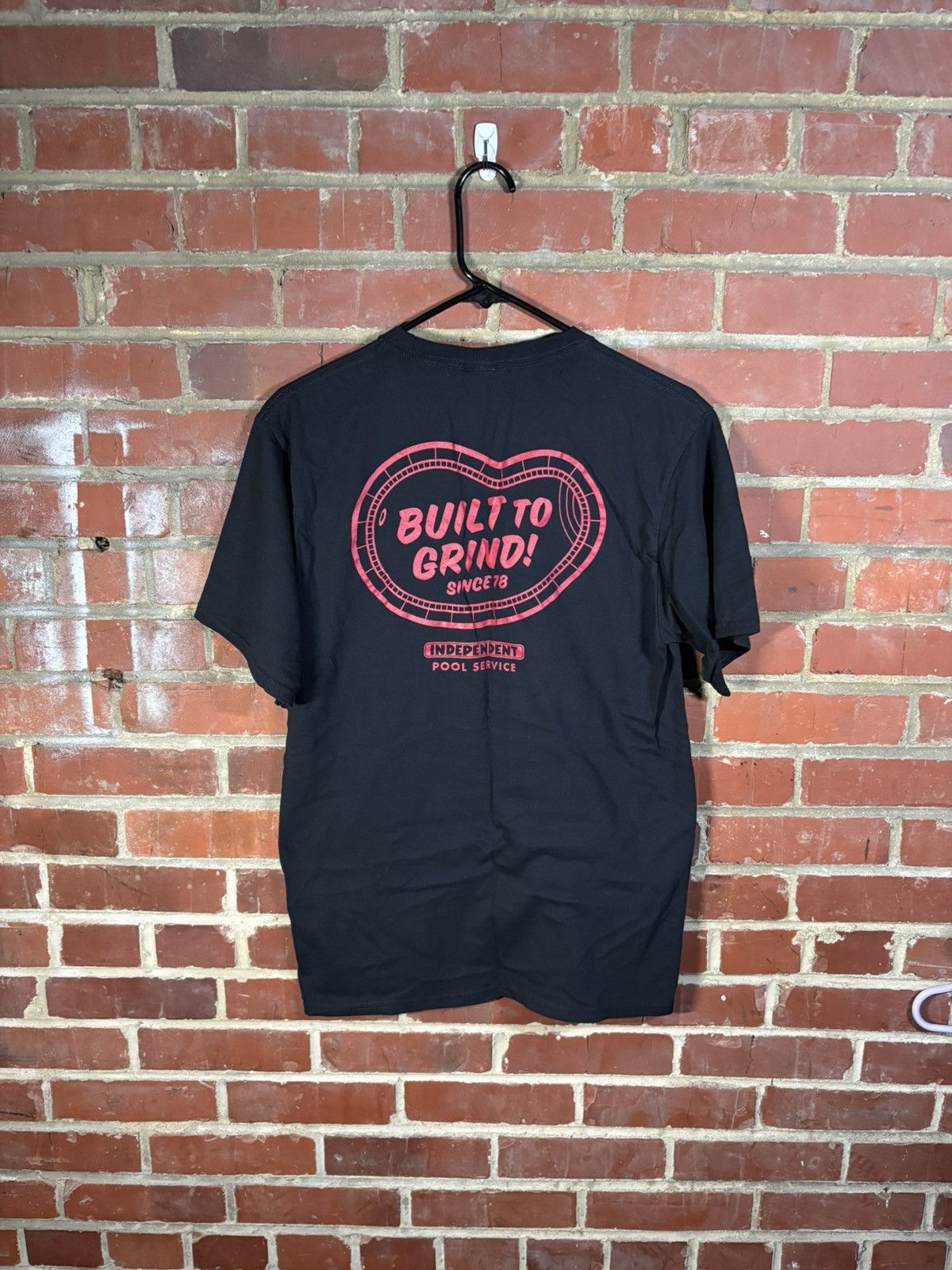 Independent Truck Co. Independent Skateboard Pool Services Shirt Size Medium Size US M / EU 48-50 / 2 - 1 Thumbnail