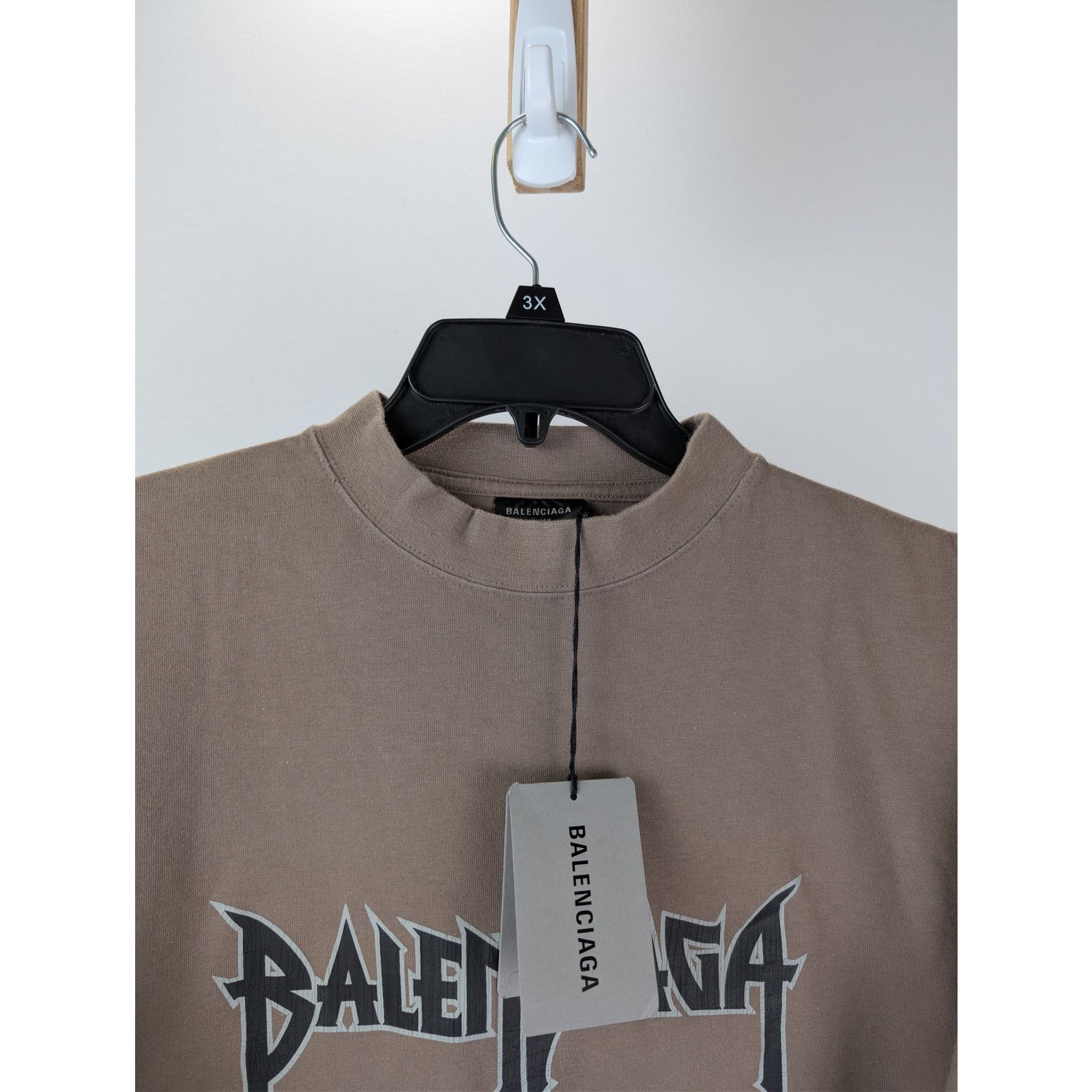 Balenciaga o1rshd1 Metal Print Vintage Jersey Oversized T-Shirt Taupe Size US M / EU 48-50 / 2 - 7 Thumbnail