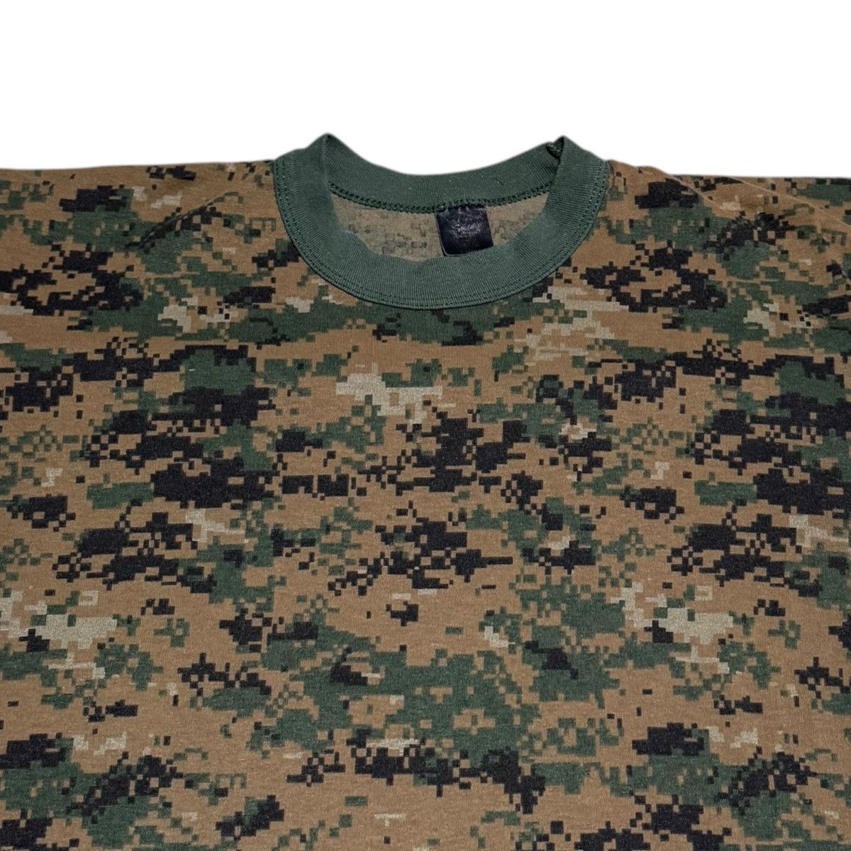 Vintage Vintage Digital Camouflage Single Stitch Shirt Adult Large Size US L / EU 52-54 / 3 - 2 Thumbnail