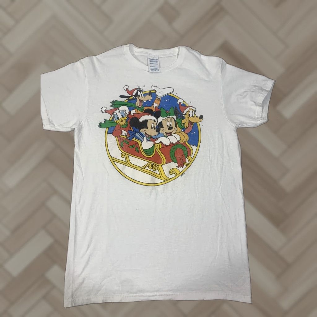 Vintage Mickey & Friends White Christmas T Shirt S Womens Crew Neck Short Sleeve 100% Cotton Gilden Graphic Print"} Size S / US 4 / IT 40 - 1 Thumbnail