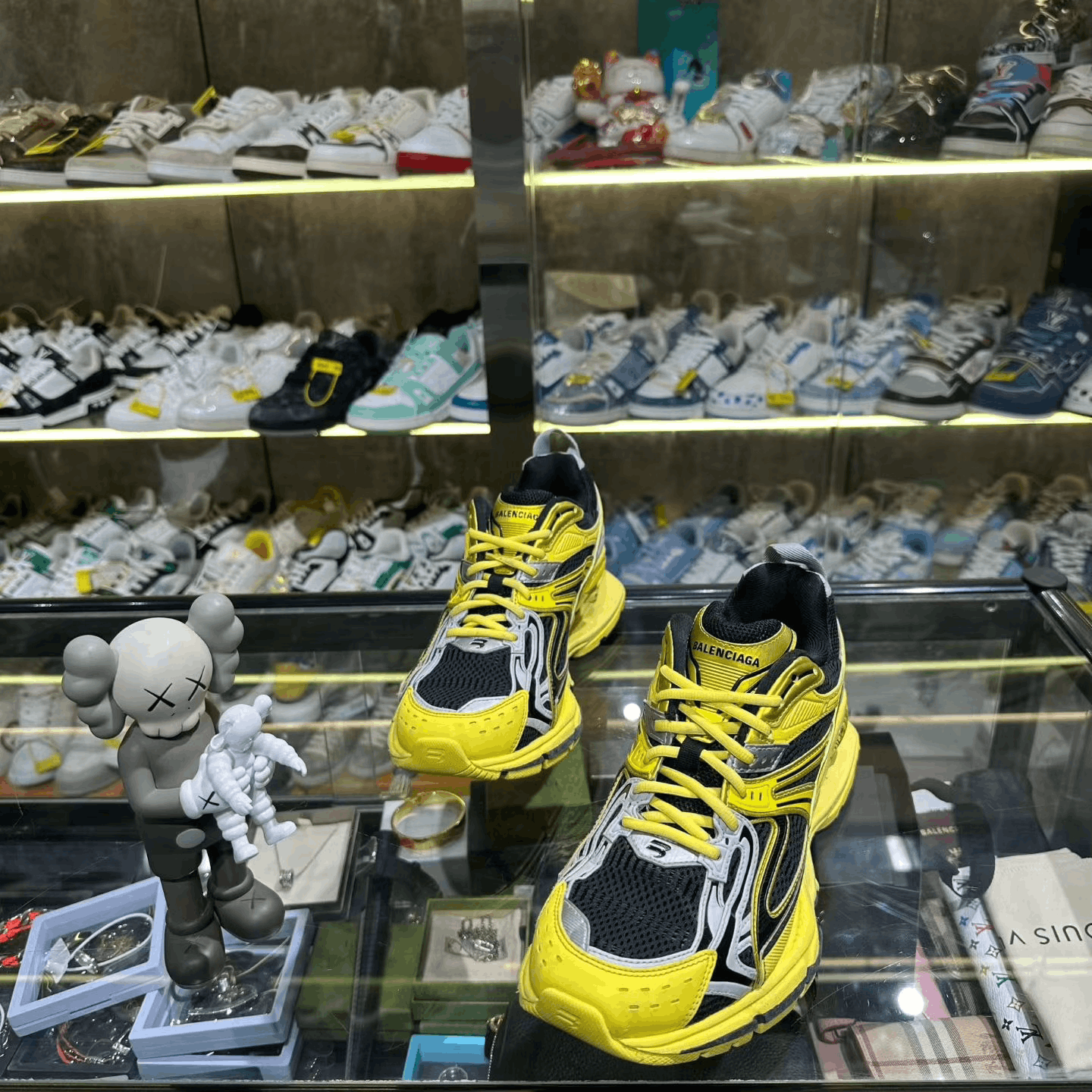 Balenciaga Balenciaga Yellow Lowtop Sneakers 8 Men Size US 8 / EU 41 - 1 Thumbnail