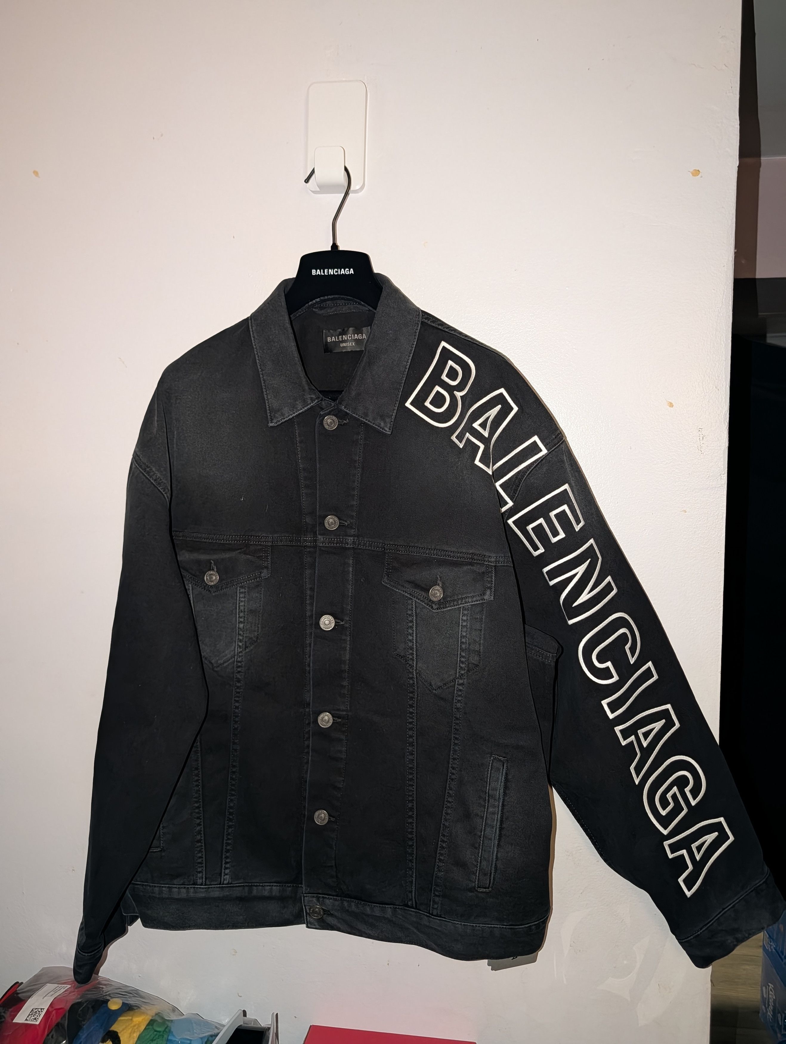 Balenciaga Balenciaga Soft Left Hand Denim Jacket Sunbleached Black XL Size US XL / EU 56 / 4 - 1 Thumbnail