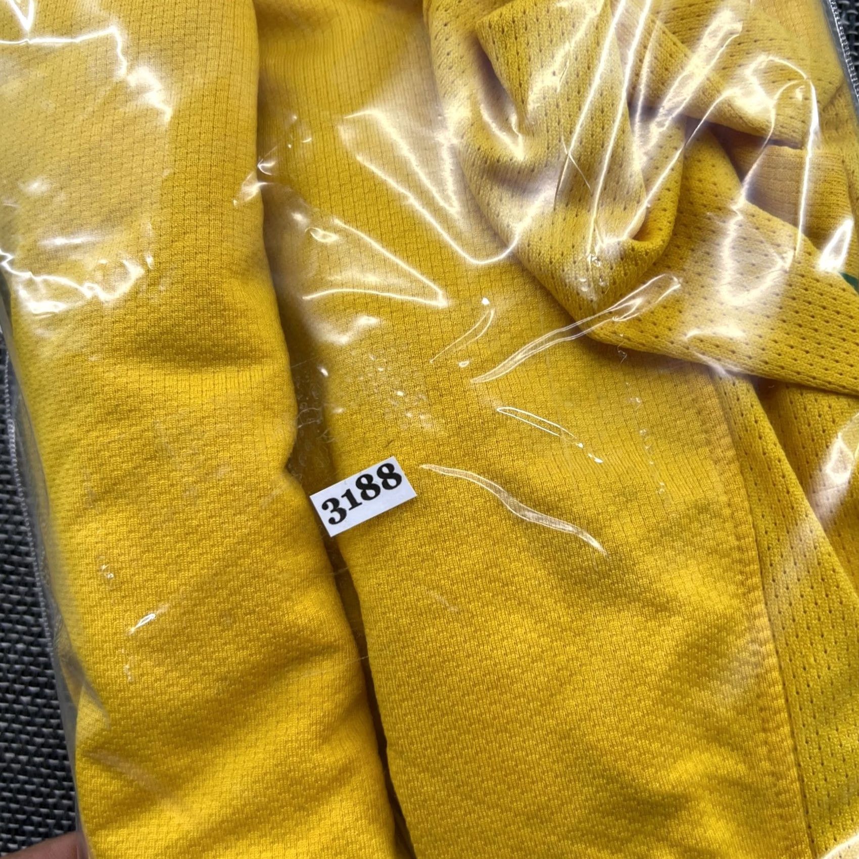 Nike Nike Brazil 2010 2011 Home Football Jersey Mens 2XL Yellow Adult Shirt Size US XXL / EU 58 / 5 - 2 Thumbnail