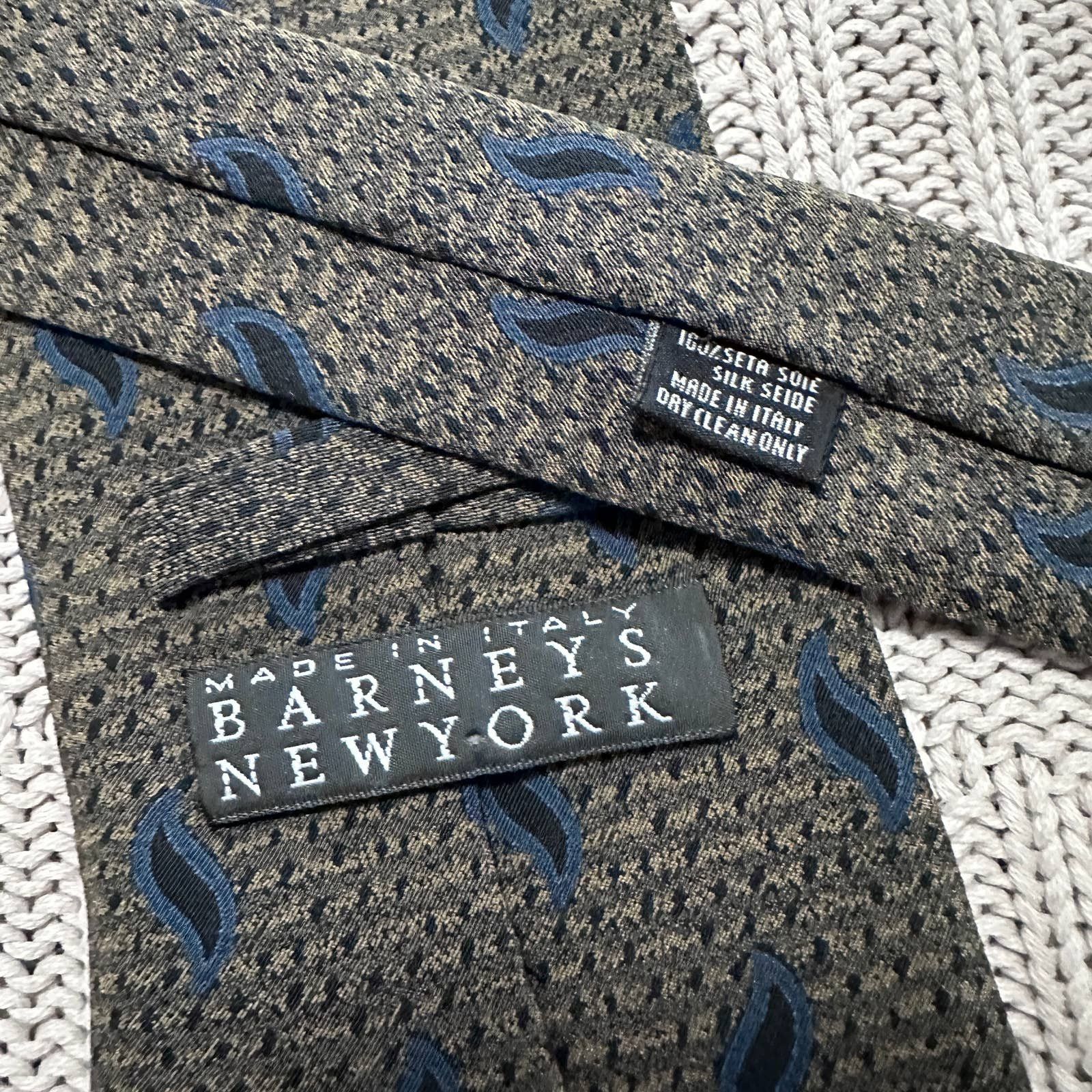 Barneys New York Barneys New York gray Italian silk tie Size ONE SIZE - 3 Thumbnail