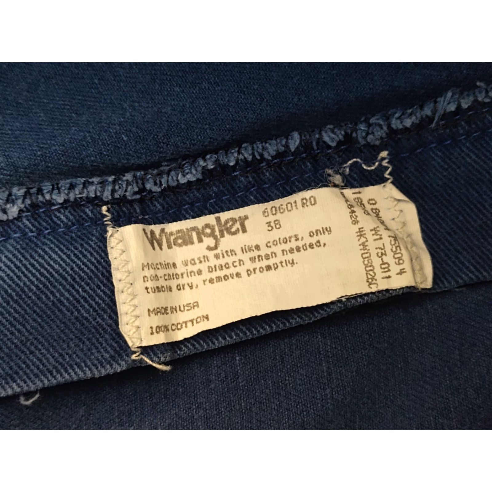 Wrangler VINTAGE Wrangler Men's Jean Shorts Bermuda 90s Casual Summer 36 Blue Retro US Made Size US 36 / EU 52 - 7 Thumbnail
