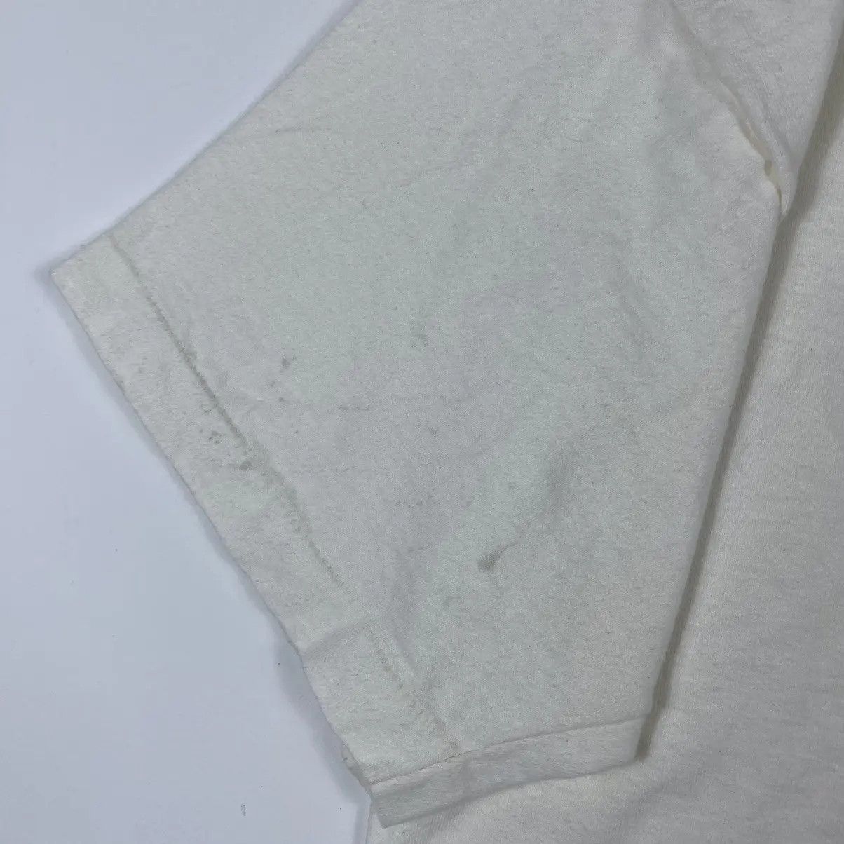 Vintage VINTAGE 90's CLEAN UP THE WORLD GRAPHIC TEE Size US XL / EU 56 / 4 - 12 Thumbnail
