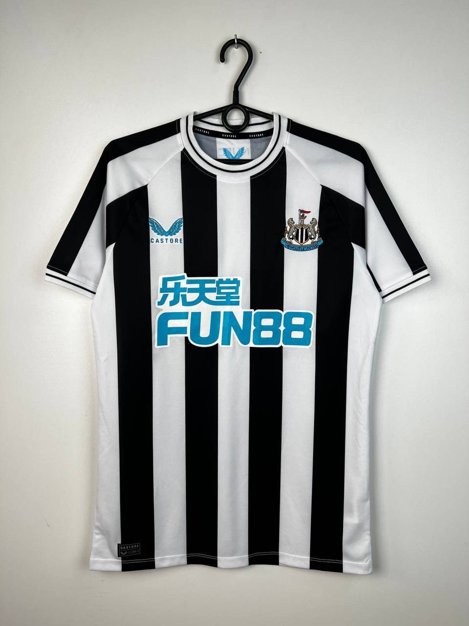 Vintage New Castle United Castore jersey t-shirts size S Size US S / EU 44-46 / 1 - 1 Thumbnail