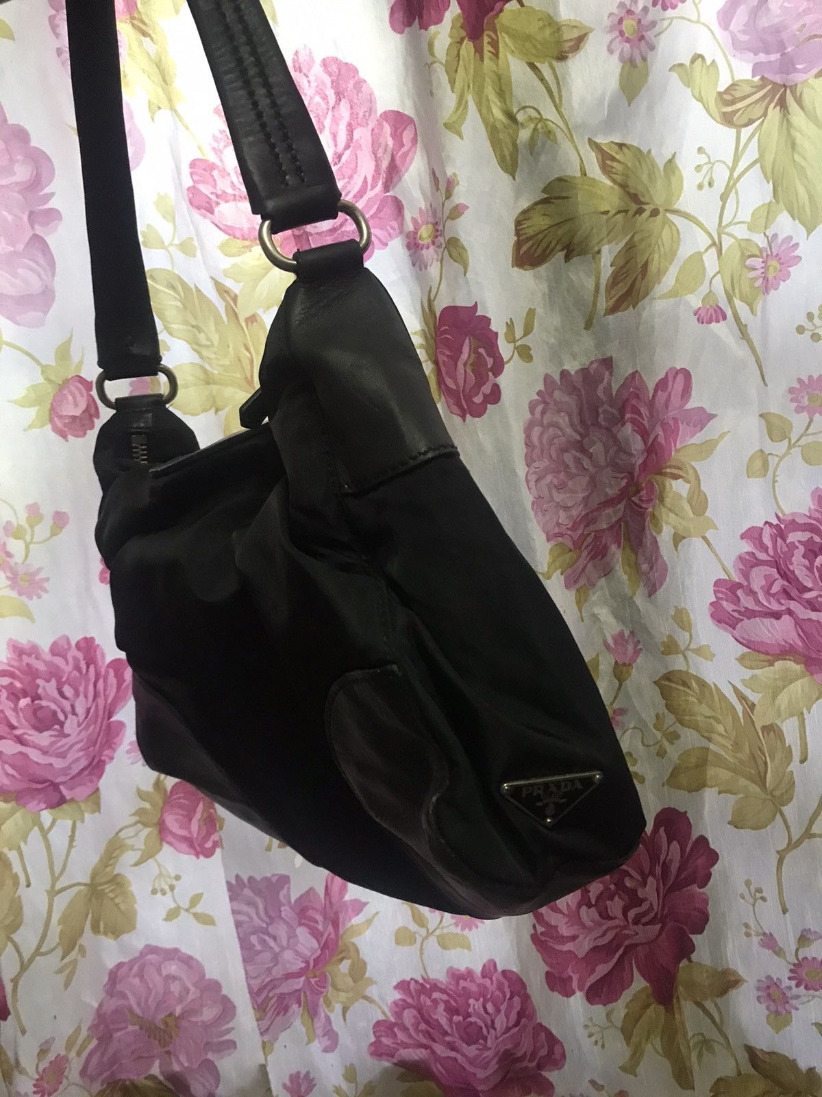 Prada Authentic Black Prada Hobo Bag Size ONE SIZE - 4 Thumbnail