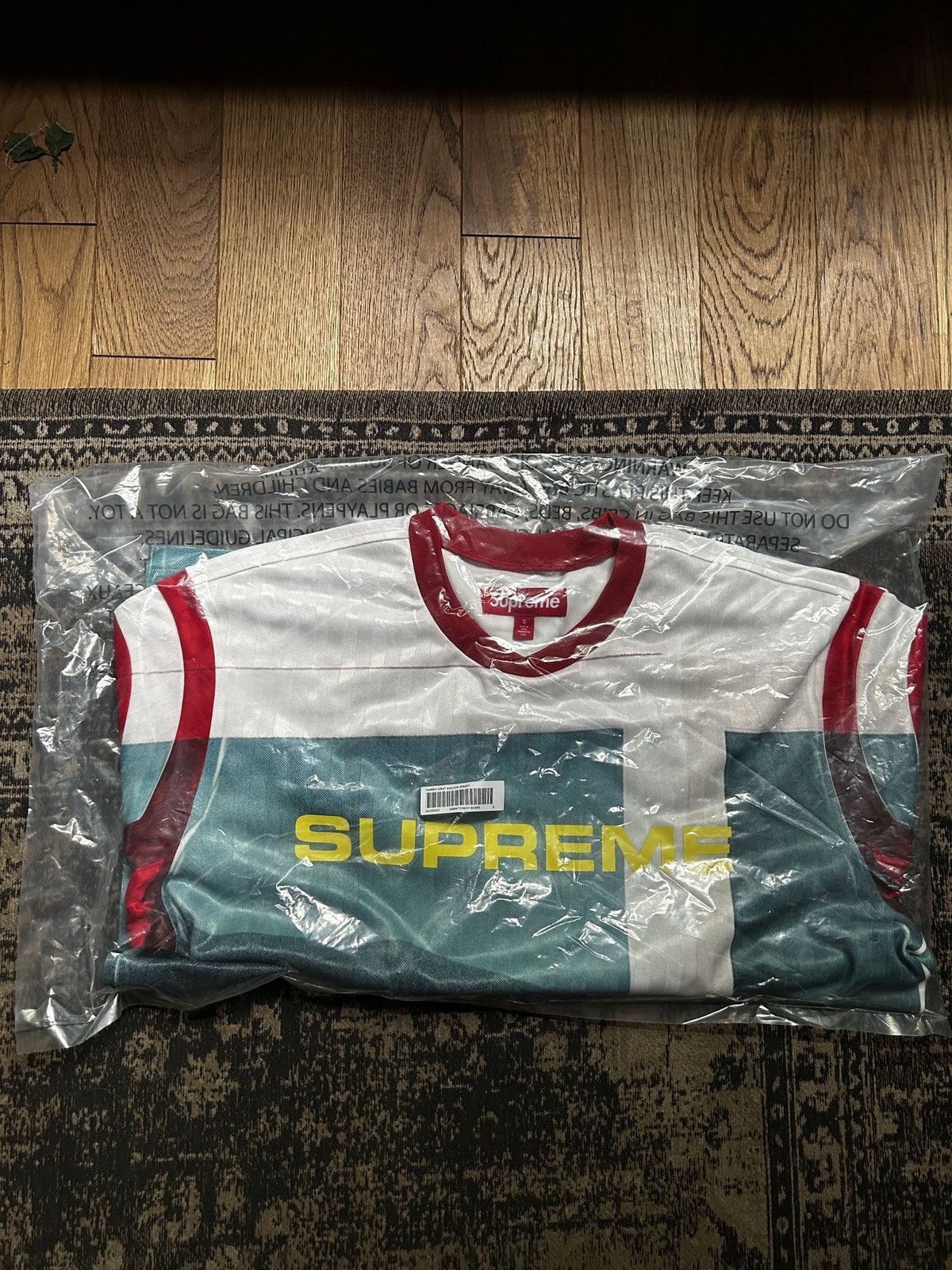 Damien Hirst × Supreme Supreme Damien Hirst Shark Jersey SS25 Size US S / EU 44-46 / 1 - 3 Thumbnail