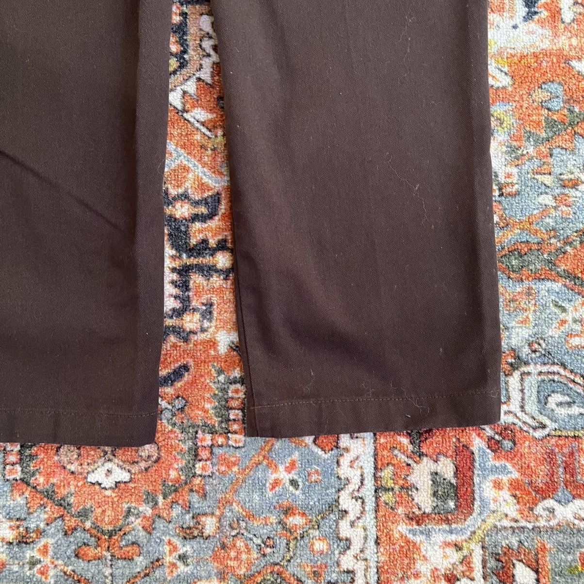 Dickies Classic brown dickies women’s size 4 timeless staple! Size 27" / US 4 / IT 40 - 10 Thumbnail