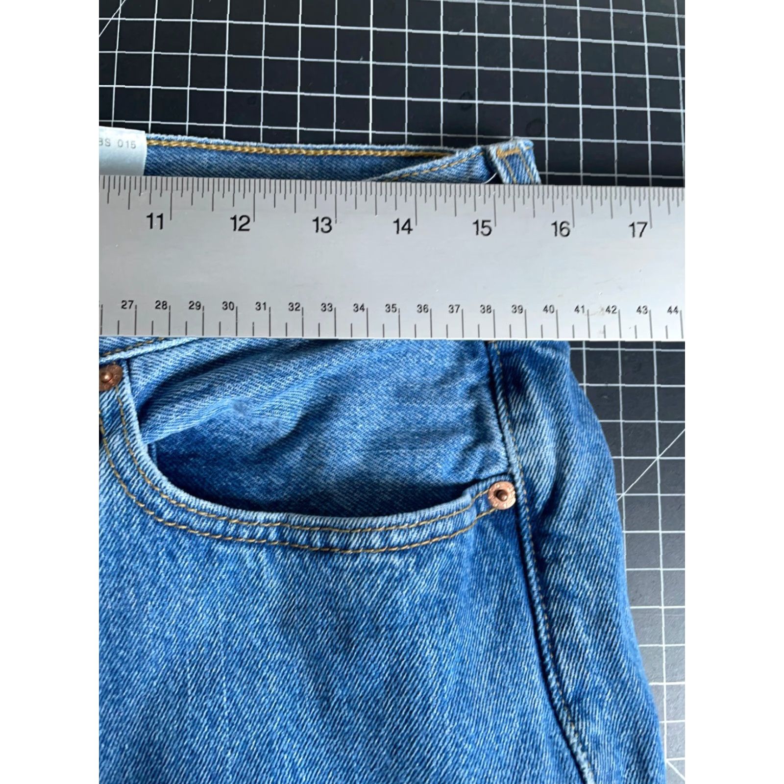 Levi's VINTAGE Levi's 501 Jeans Men's 32 x 30 Blue Denim Button Fly Straight 90s Size US 32 / EU 48 - 5 Thumbnail