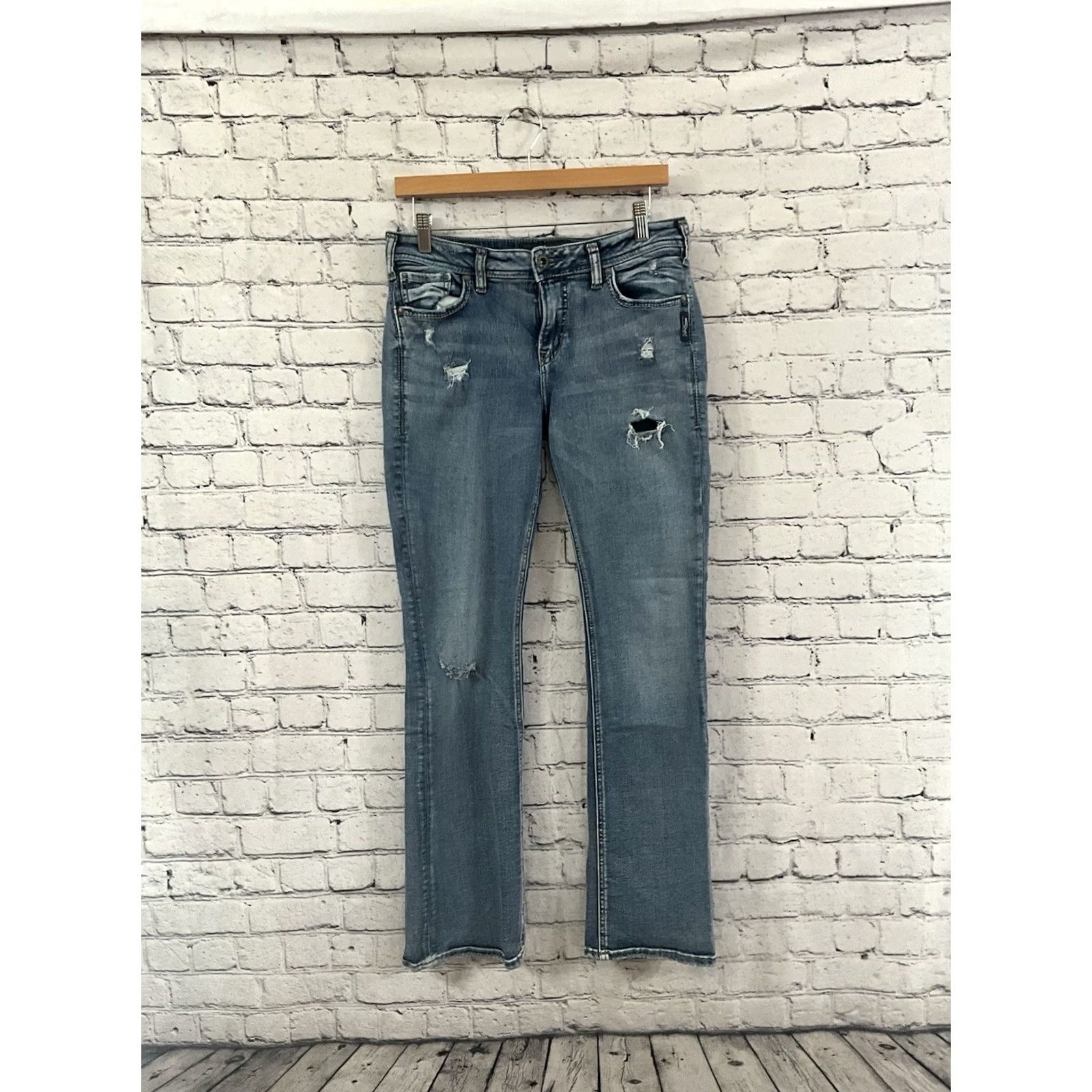 Silver Jeans Co. VINTAGE? No — Silver Jeans Womens Slim Bootcut Denim 30x31 Suki Mid Blue 5-Pocket Logo Jeans Size 30" / US 8 / IT 44 - 2 Thumbnail